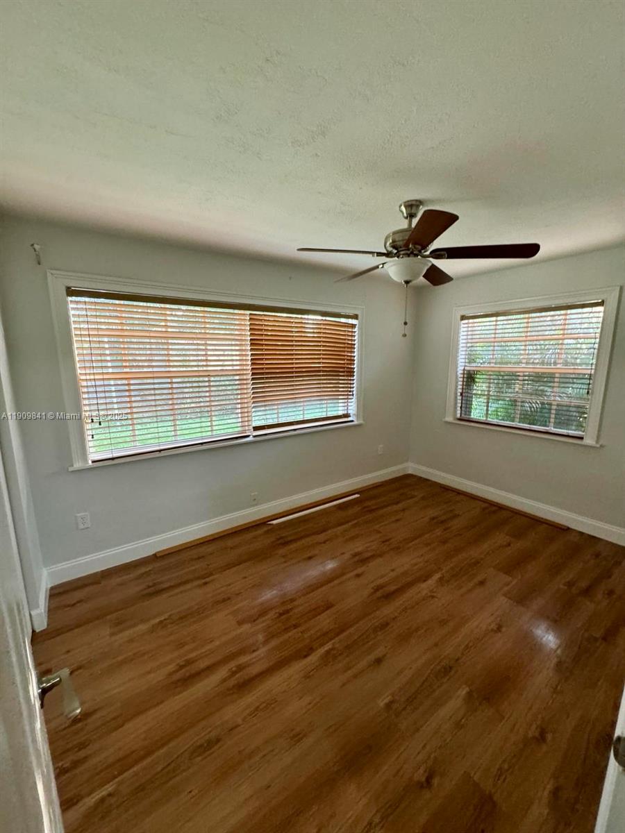 SUNRISE GOLF VILLAGE SEC - Residential Lease