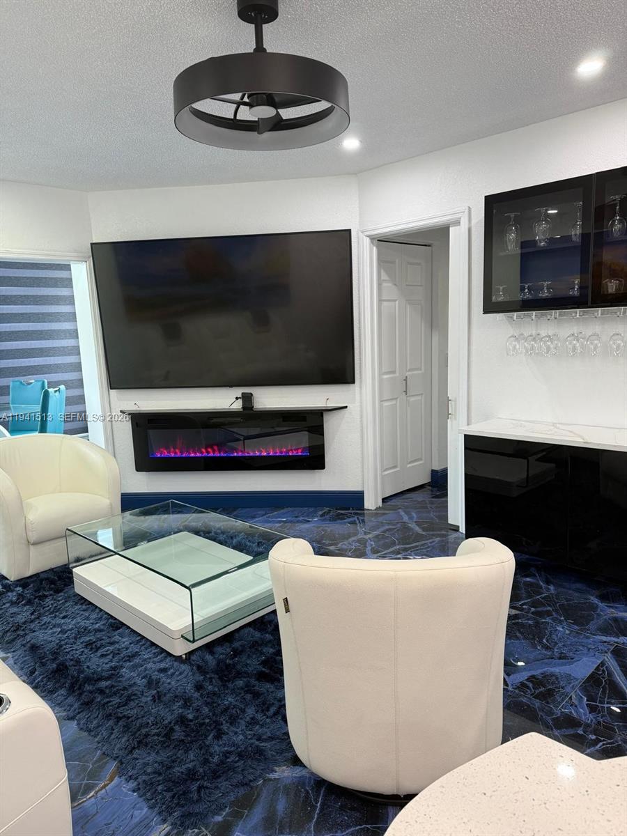 5121 W Oakland Park Blvd 212