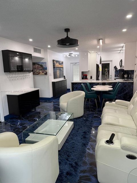 5121 W Oakland Park Blvd 212 Lauderdale Lakes FL 33313