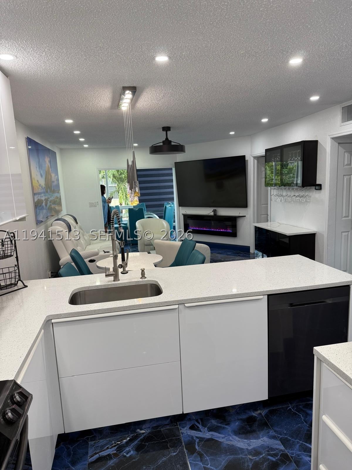 5121 W Oakland Park Blvd 212, Lauderdale Lakes FL 33313