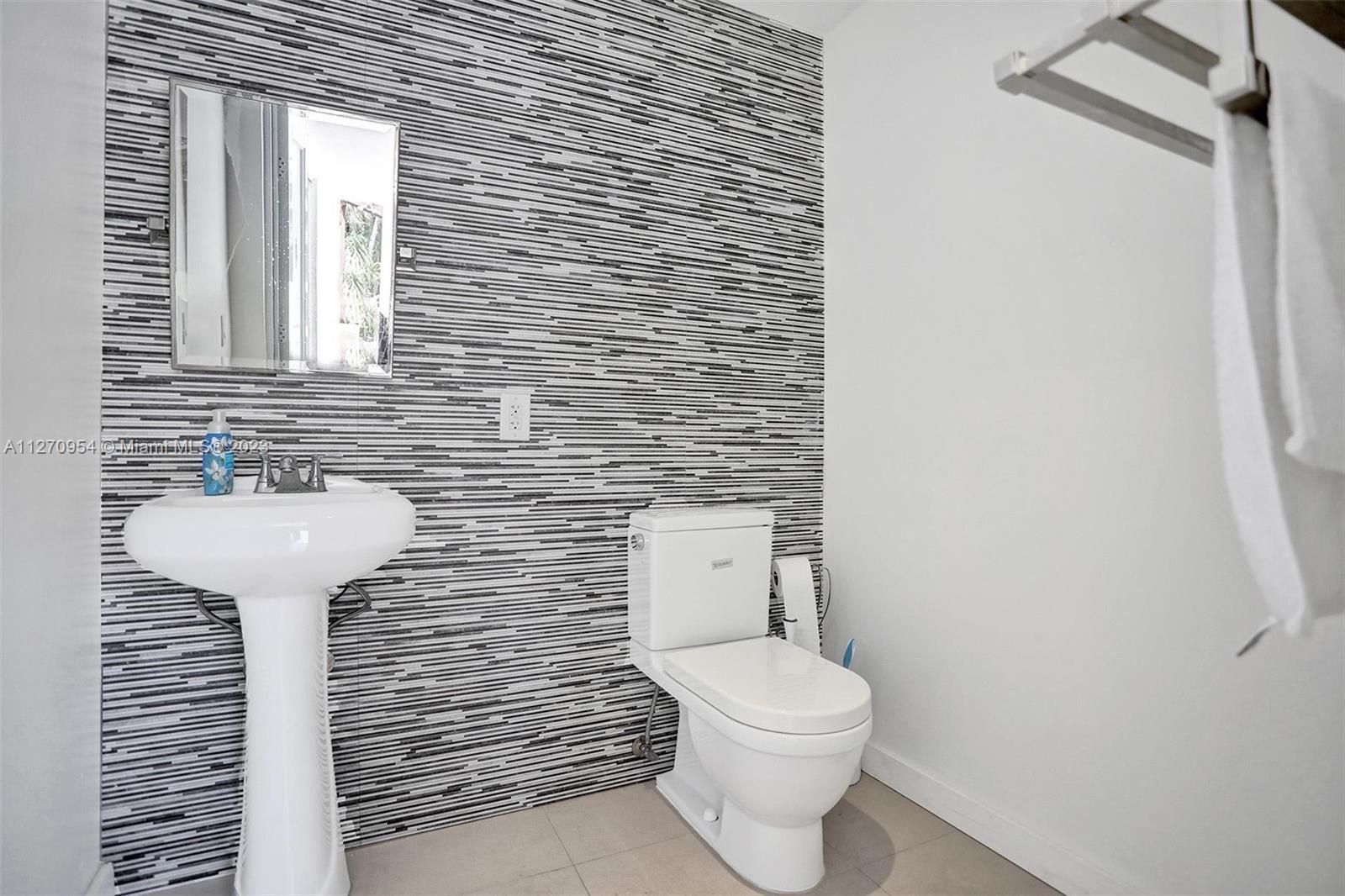 REPLAT OF OAK FOREST FOUR - Residential