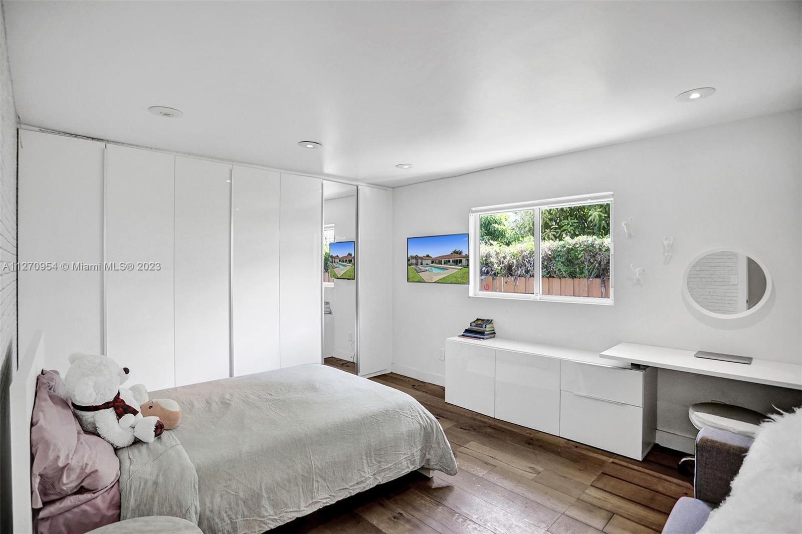 REPLAT OF OAK FOREST FOUR - Residential