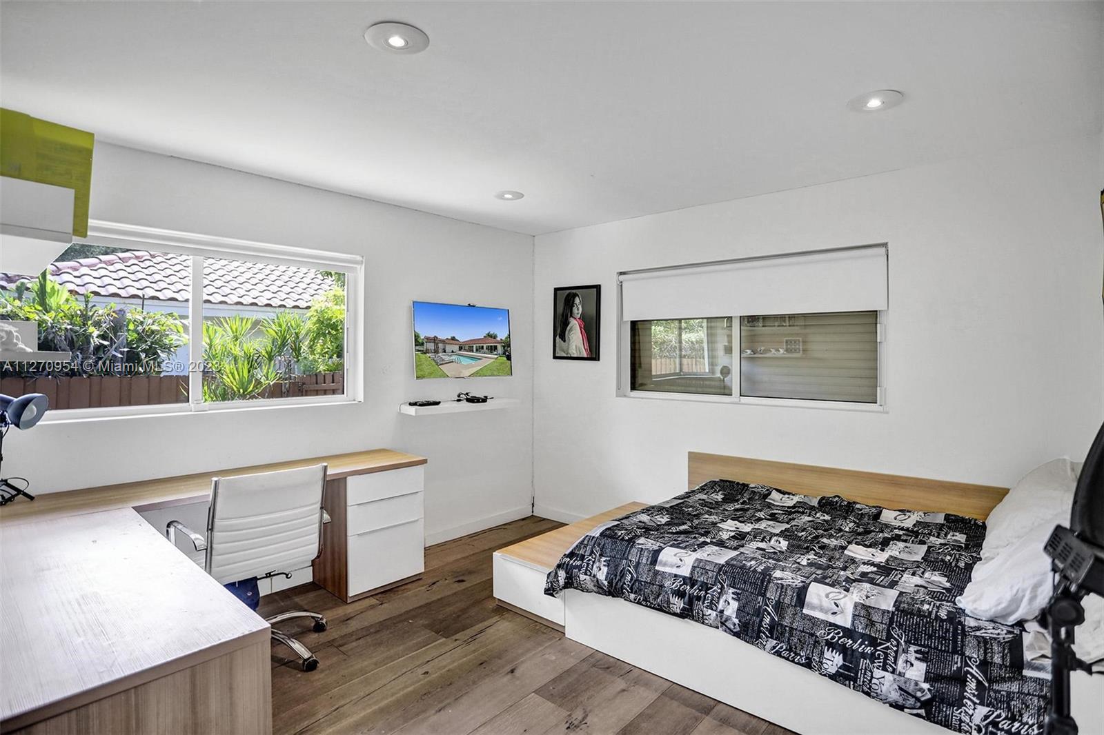 REPLAT OF OAK FOREST FOUR - Residential