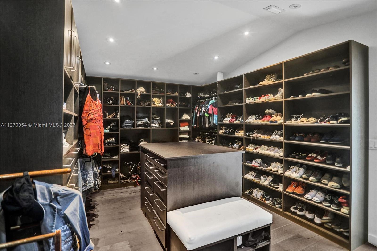 REPLAT OF OAK FOREST FOUR - Residential