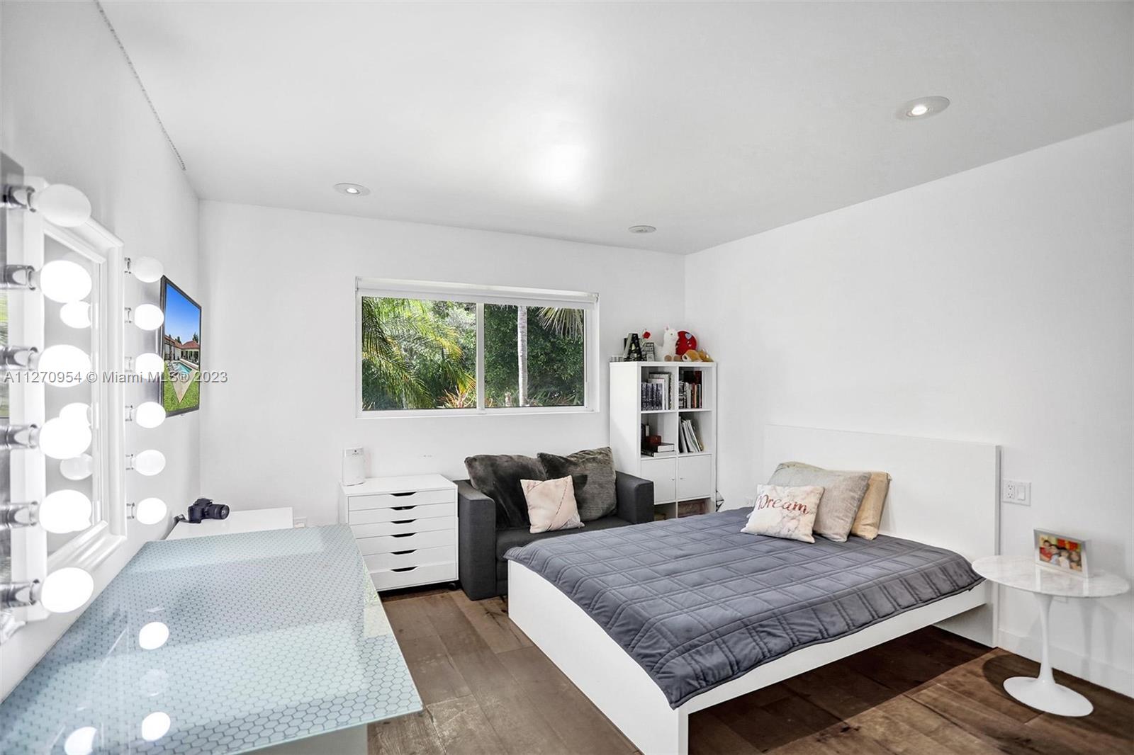 REPLAT OF OAK FOREST FOUR - Residential