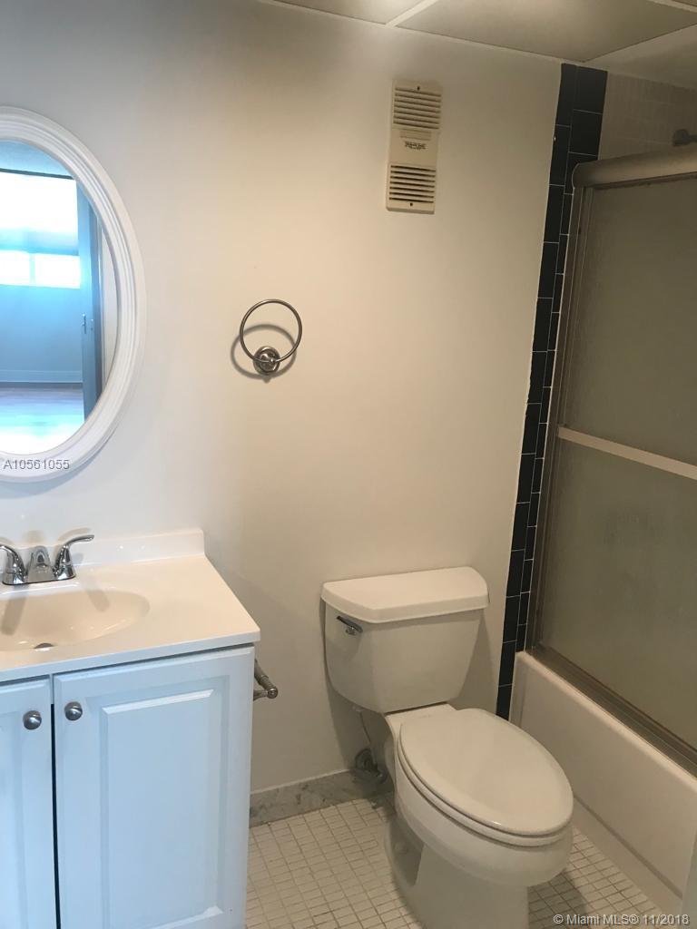 BREAKWATERS OF THE PALM B - Residential Lease