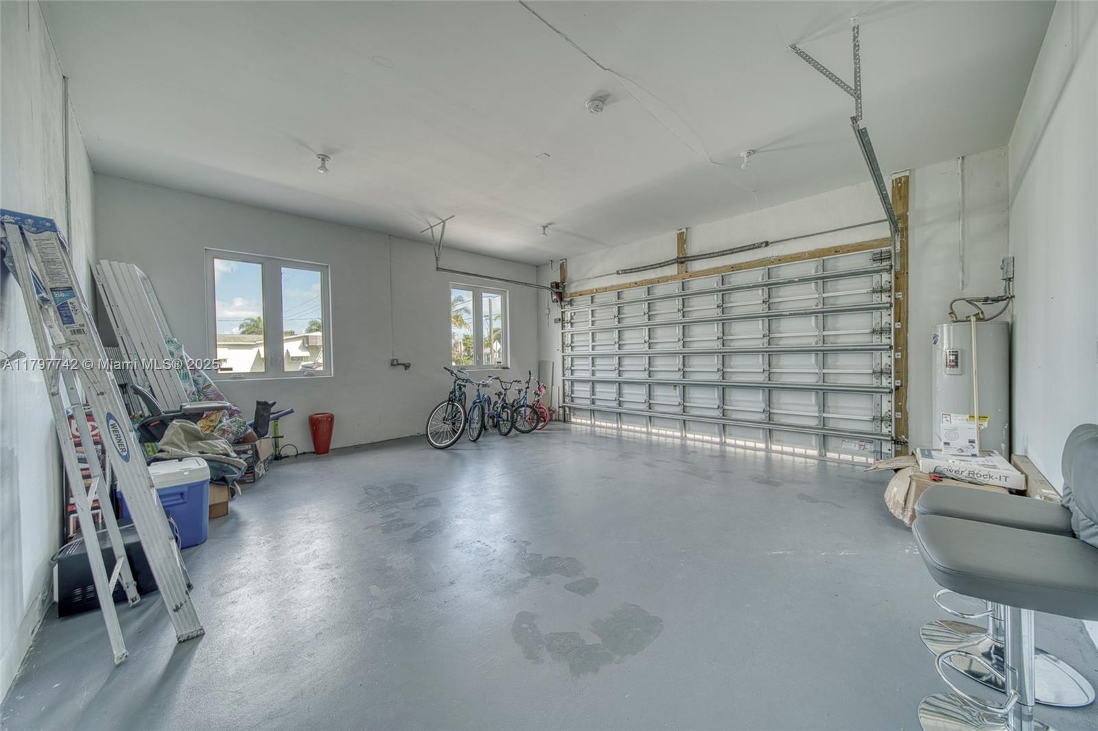NORTH HOLLYWOOD - Residential