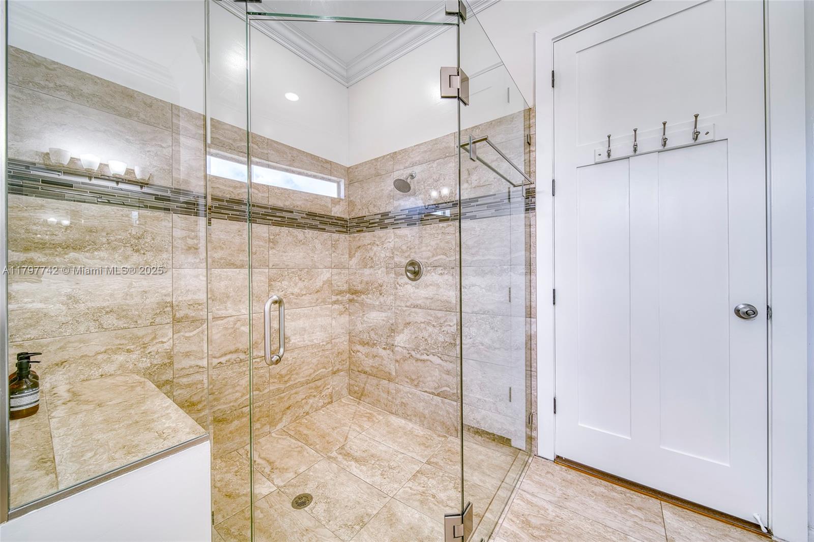 NORTH HOLLYWOOD - Residential