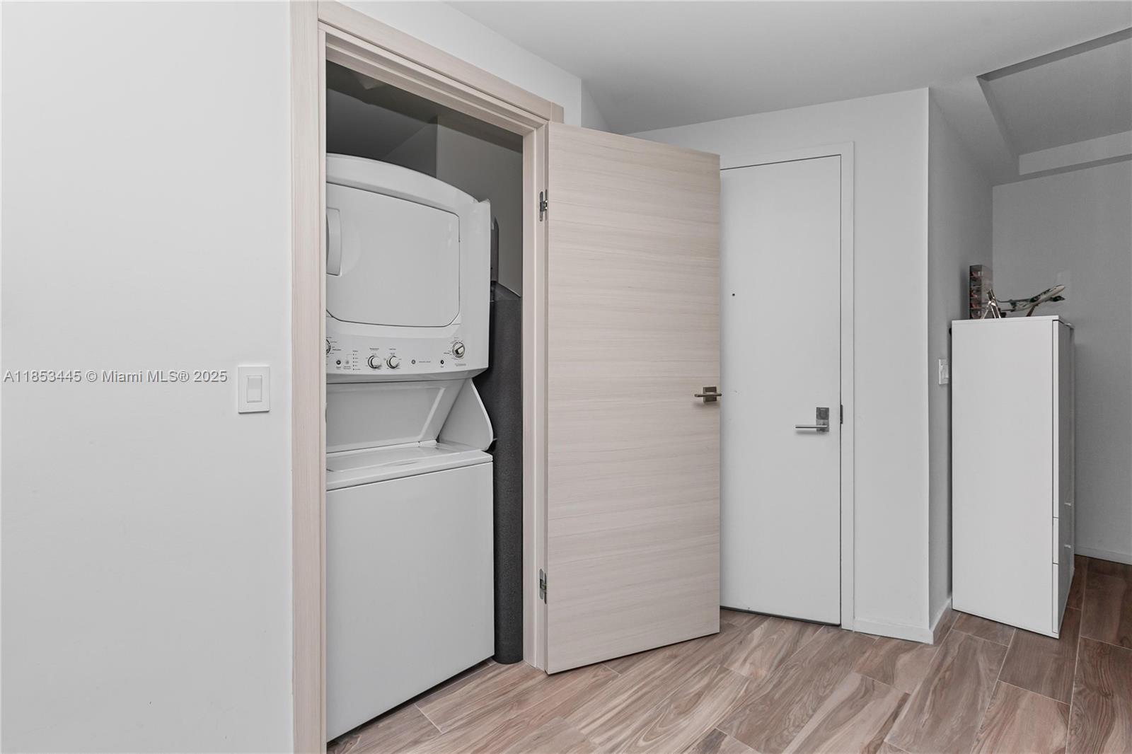 801 SMA RESIDENCES CONDO - Residential