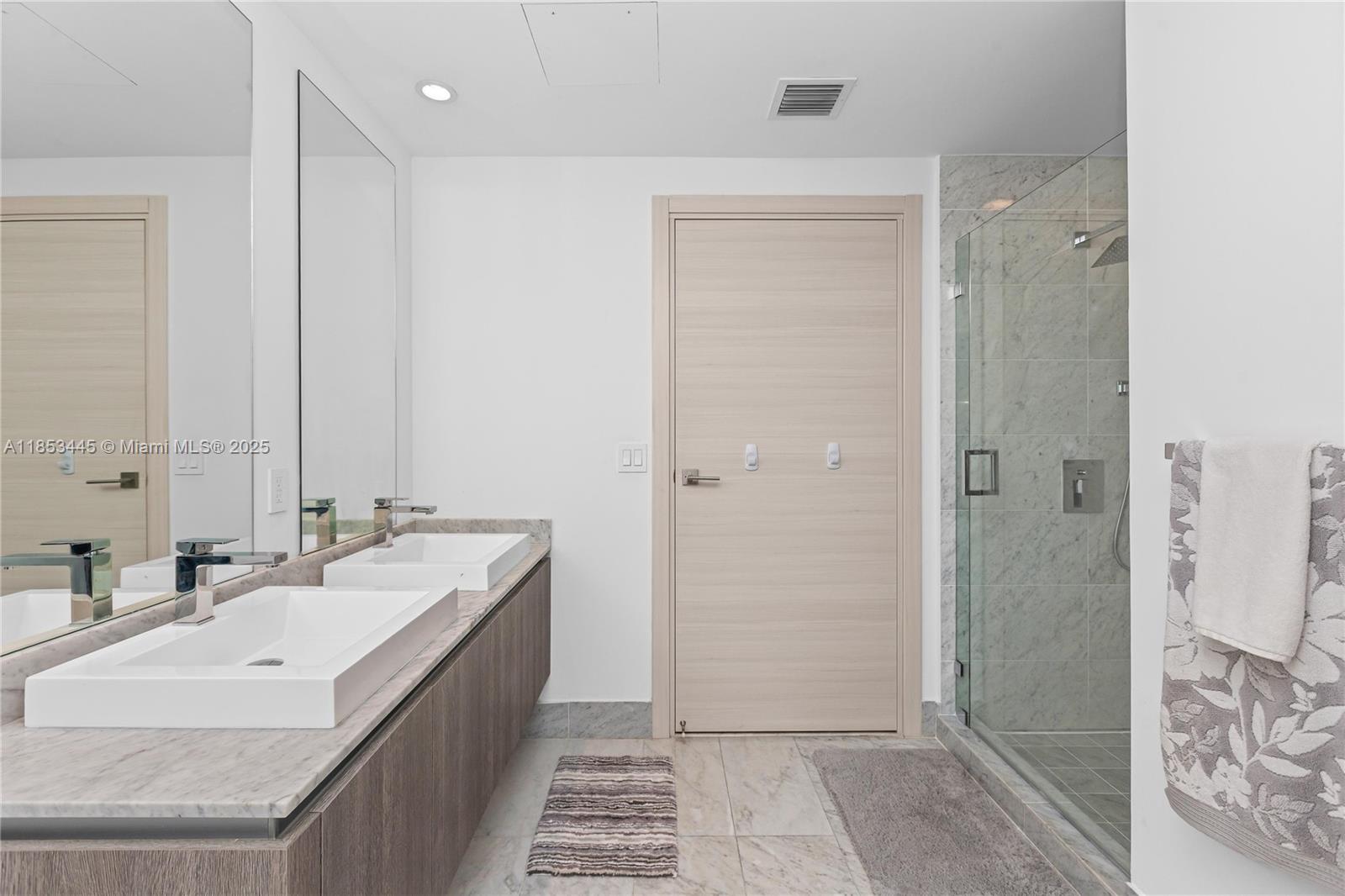 801 SMA RESIDENCES CONDO - Residential