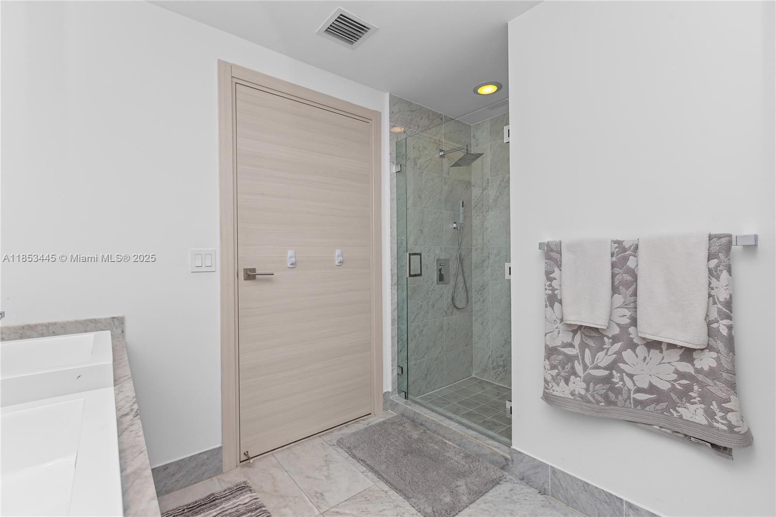 801 SMA RESIDENCES CONDO - Residential