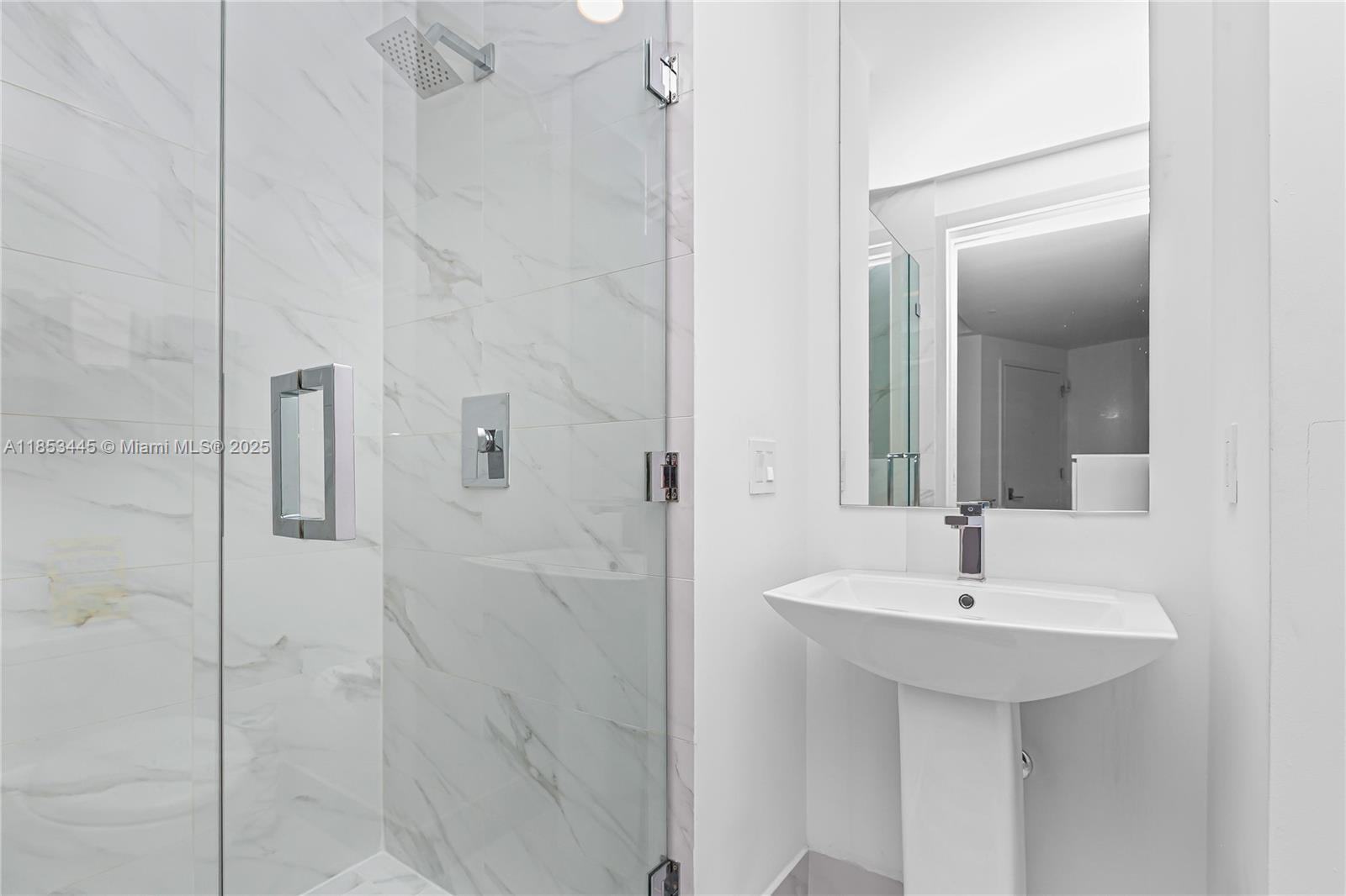 801 SMA RESIDENCES CONDO - Residential