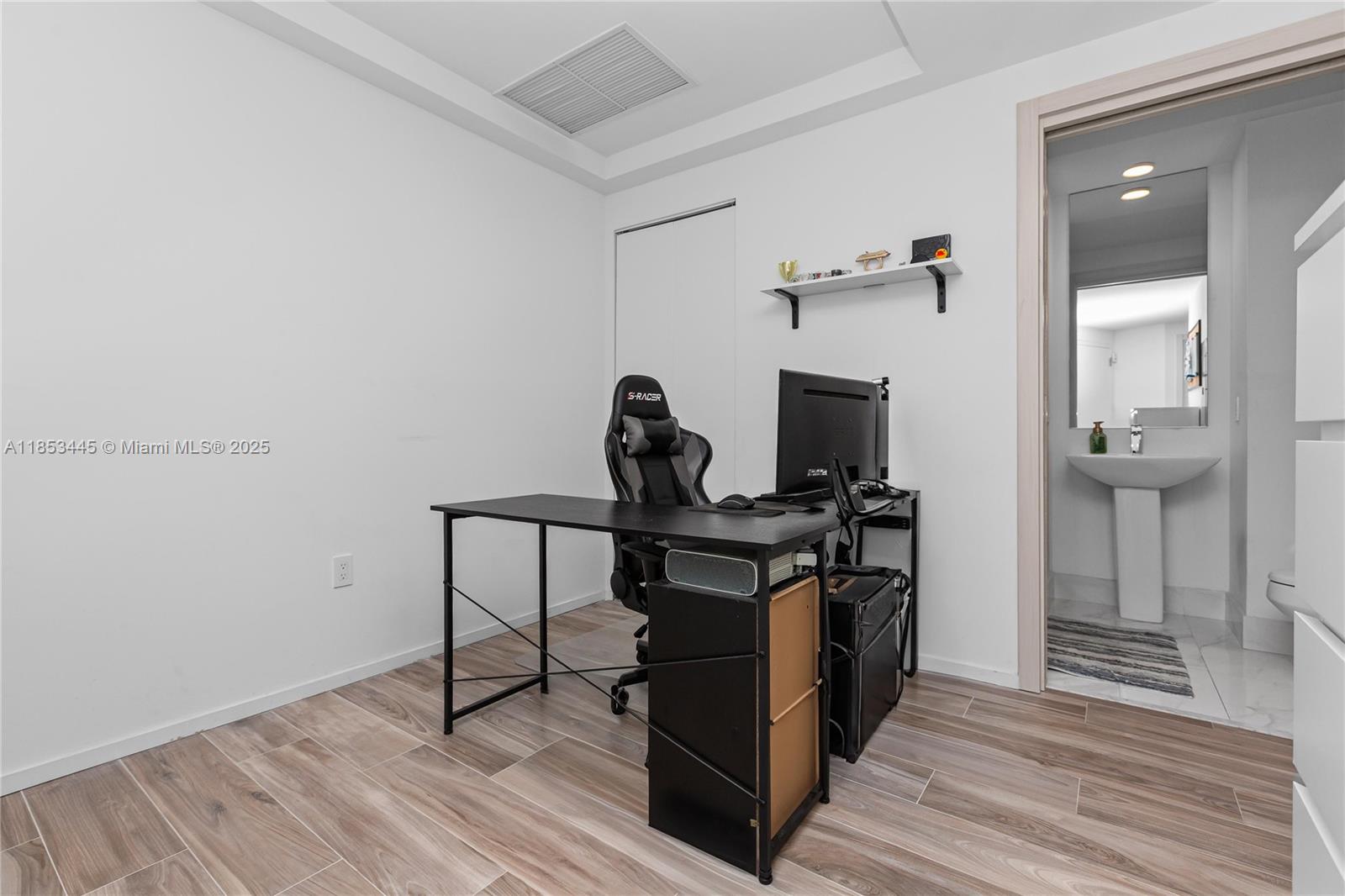 801 SMA RESIDENCES CONDO - Residential