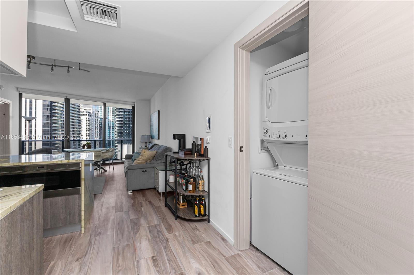 801 SMA RESIDENCES CONDO - Residential