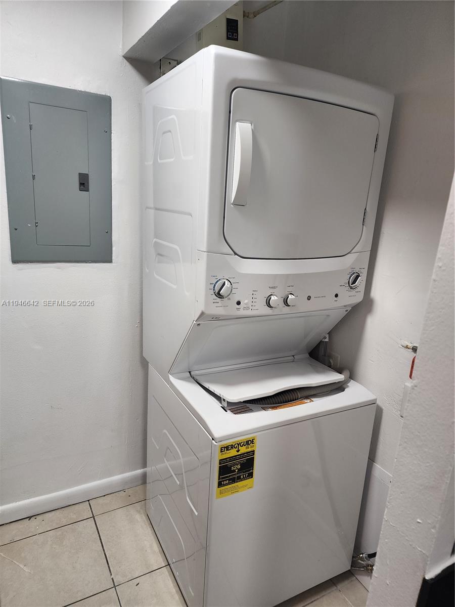 ARBOR KEYS CONDO - Residential