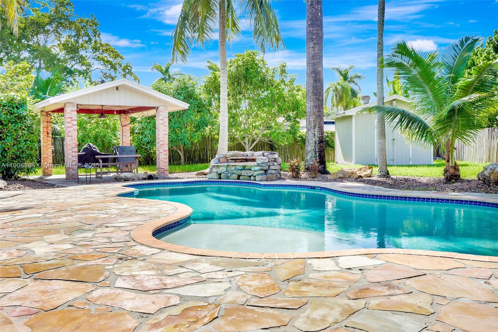 PINE SHORE SEC 6 - Residential