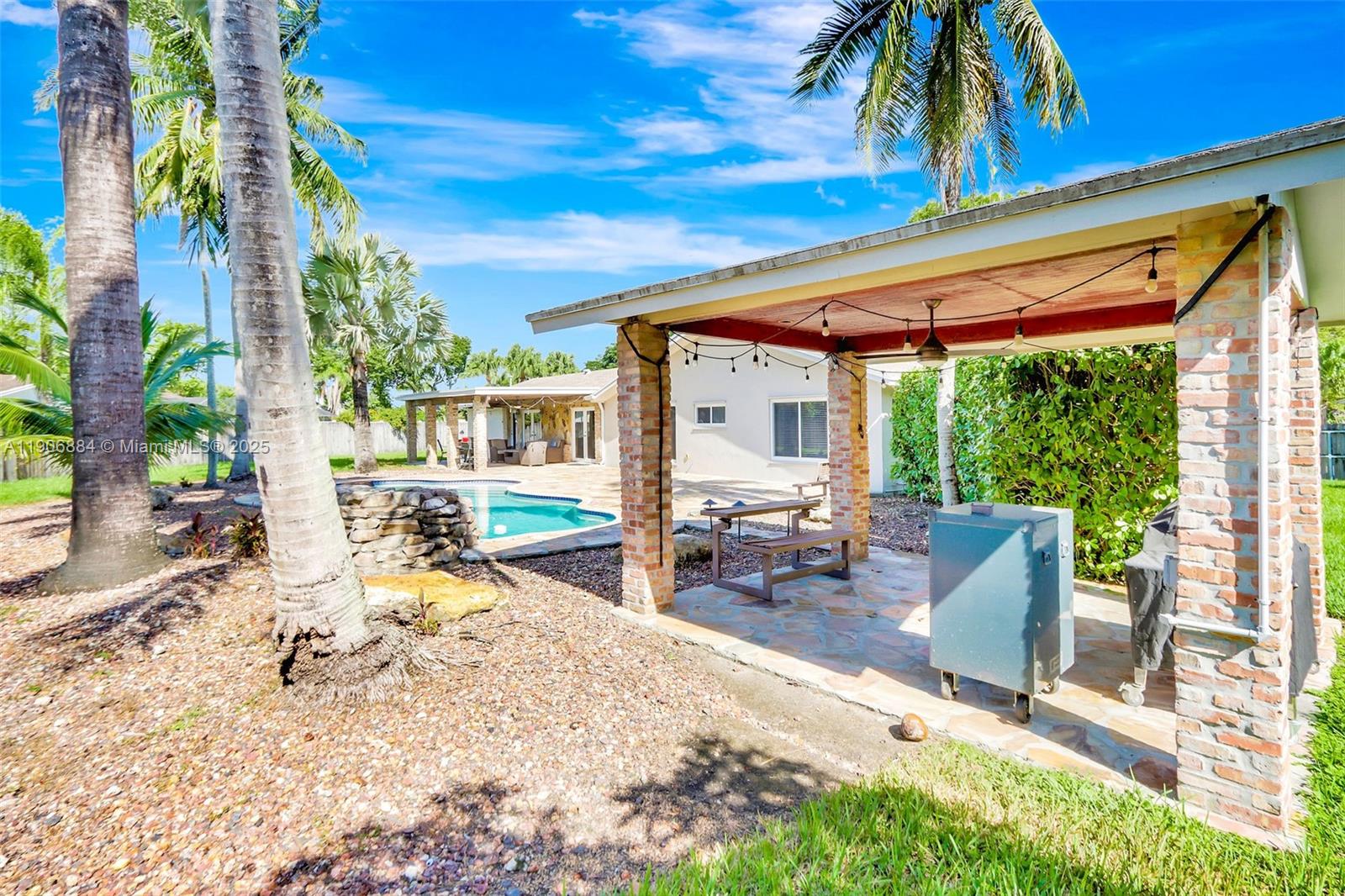 PINE SHORE SEC 6 - Residential