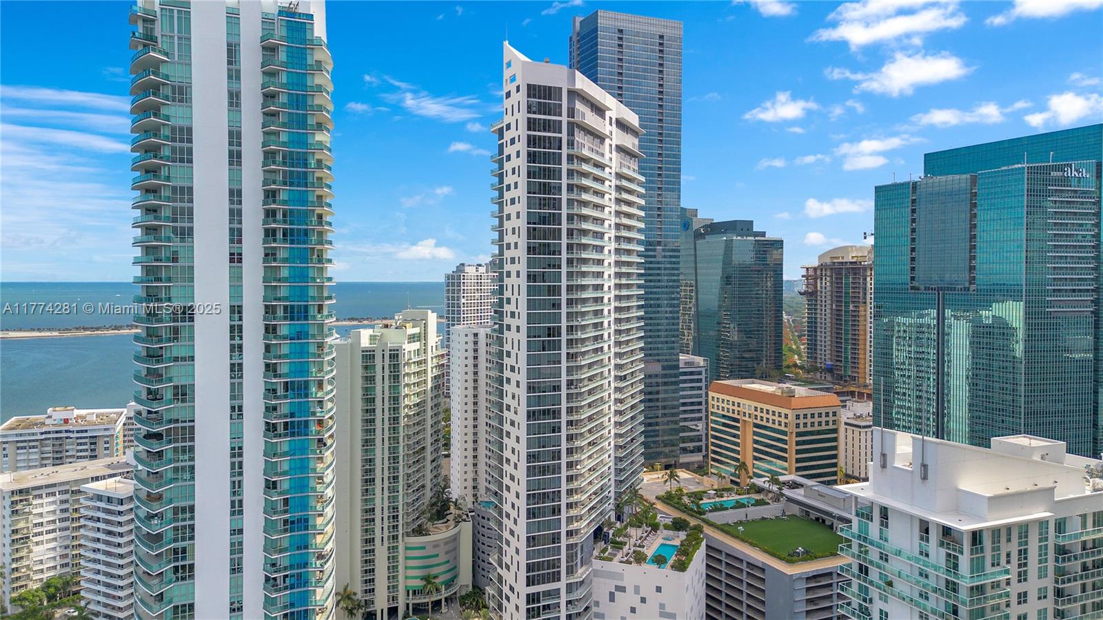 1300 Brickell Bay Dr 601, Miami, Broward County, Florida - 1 Bedrooms  
2 Bathrooms - 