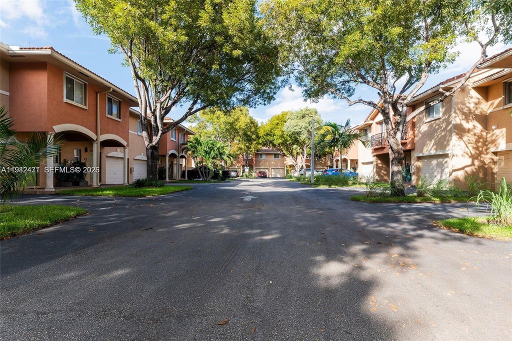 Photo of 59 SE 3rd Ave #59, Hallandale Beach, FL 33009 (MLS # A11942471)