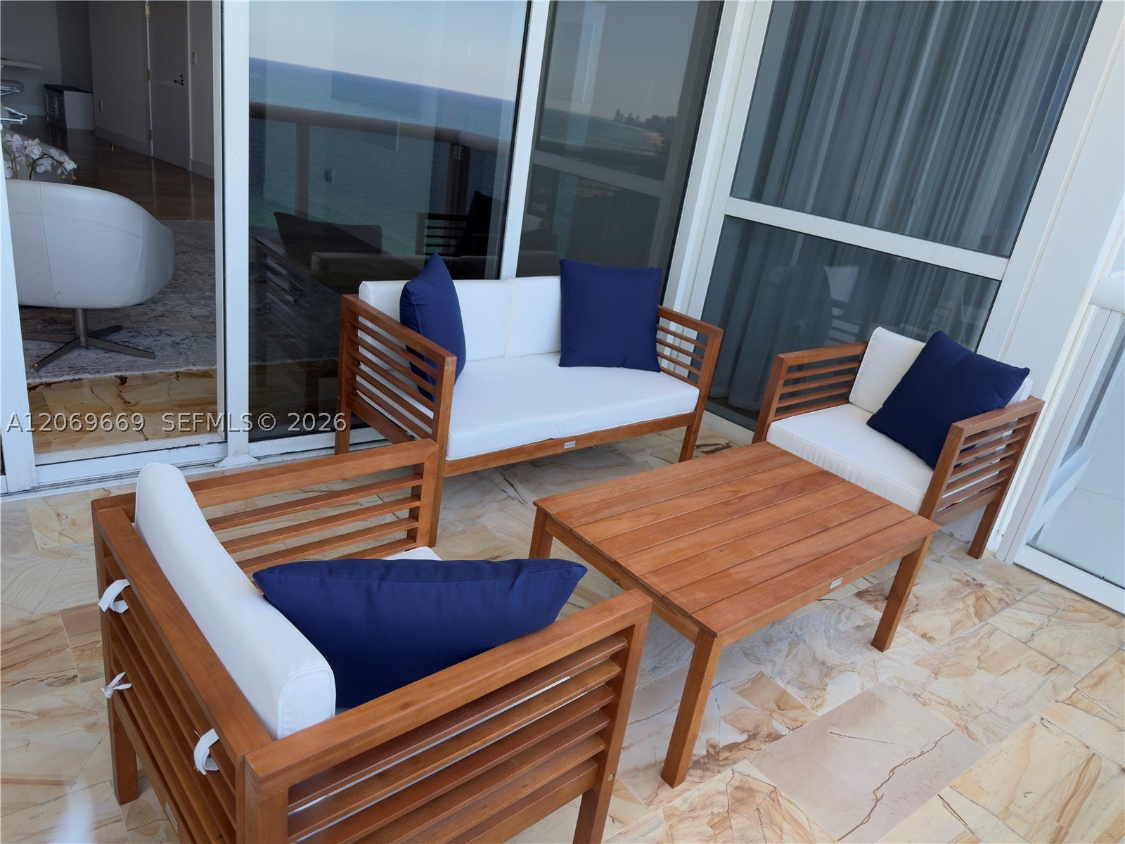 18101 Collins Ave 1807
