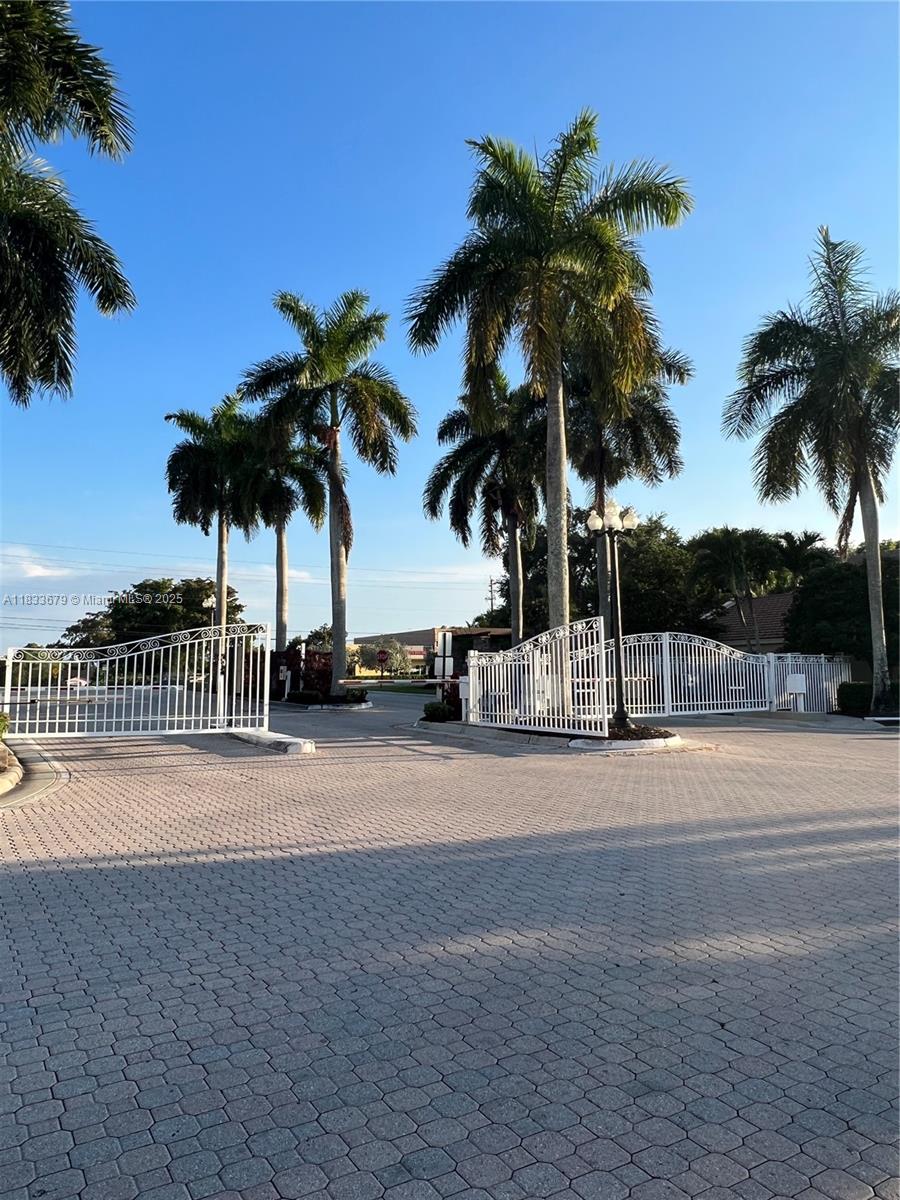 KENSINGTON SOUTH - Residential Lease