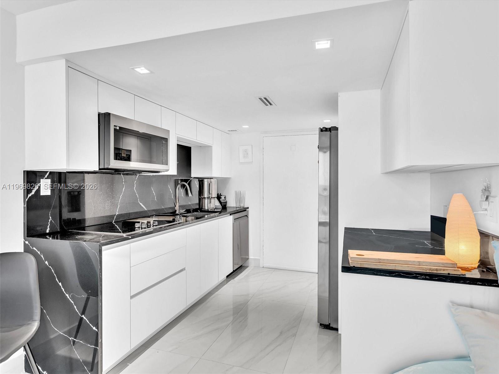 THE PRESIDENTIAL CONDO - Residential