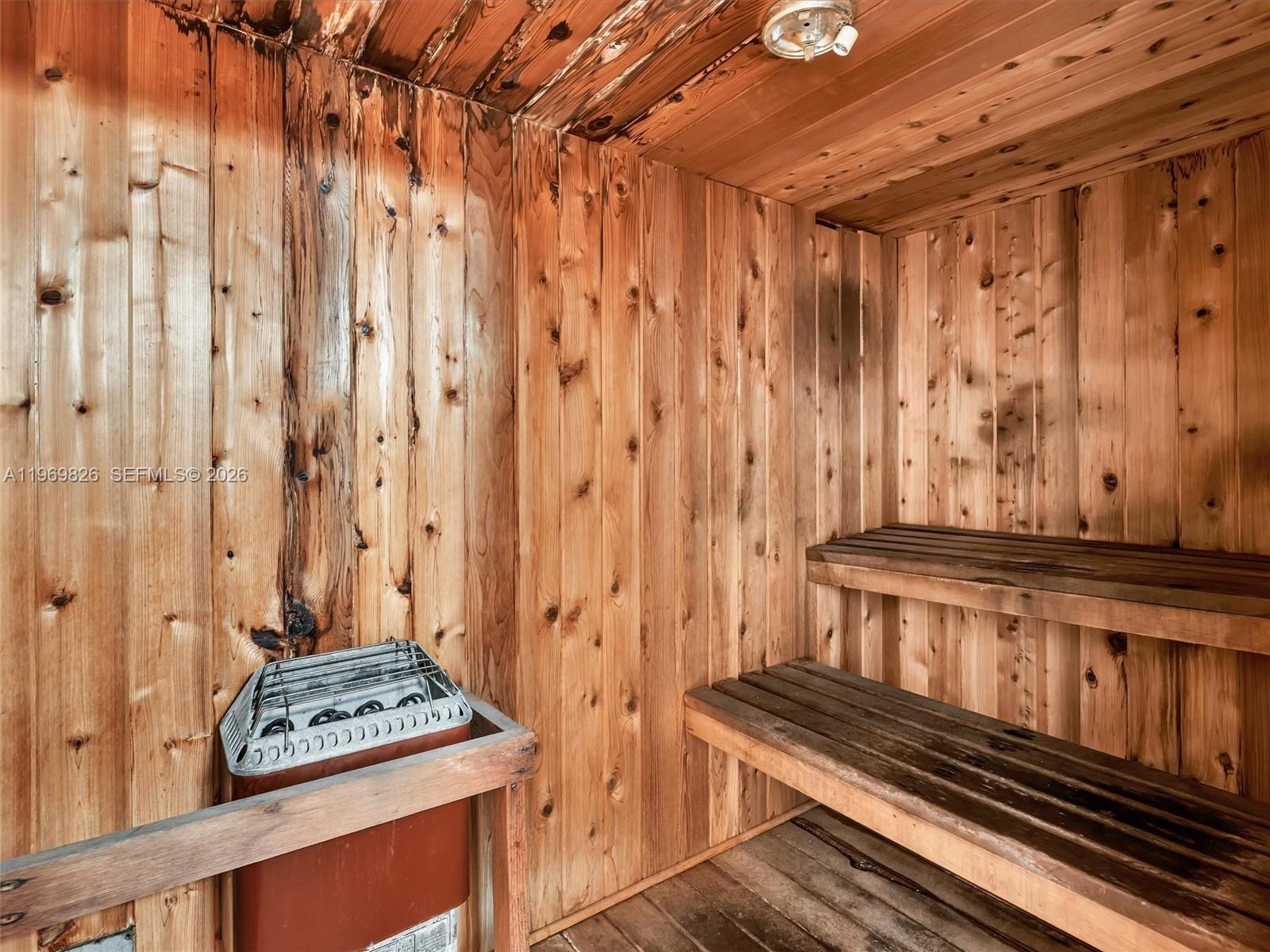 THE PRESIDENTIAL CONDO - Residential