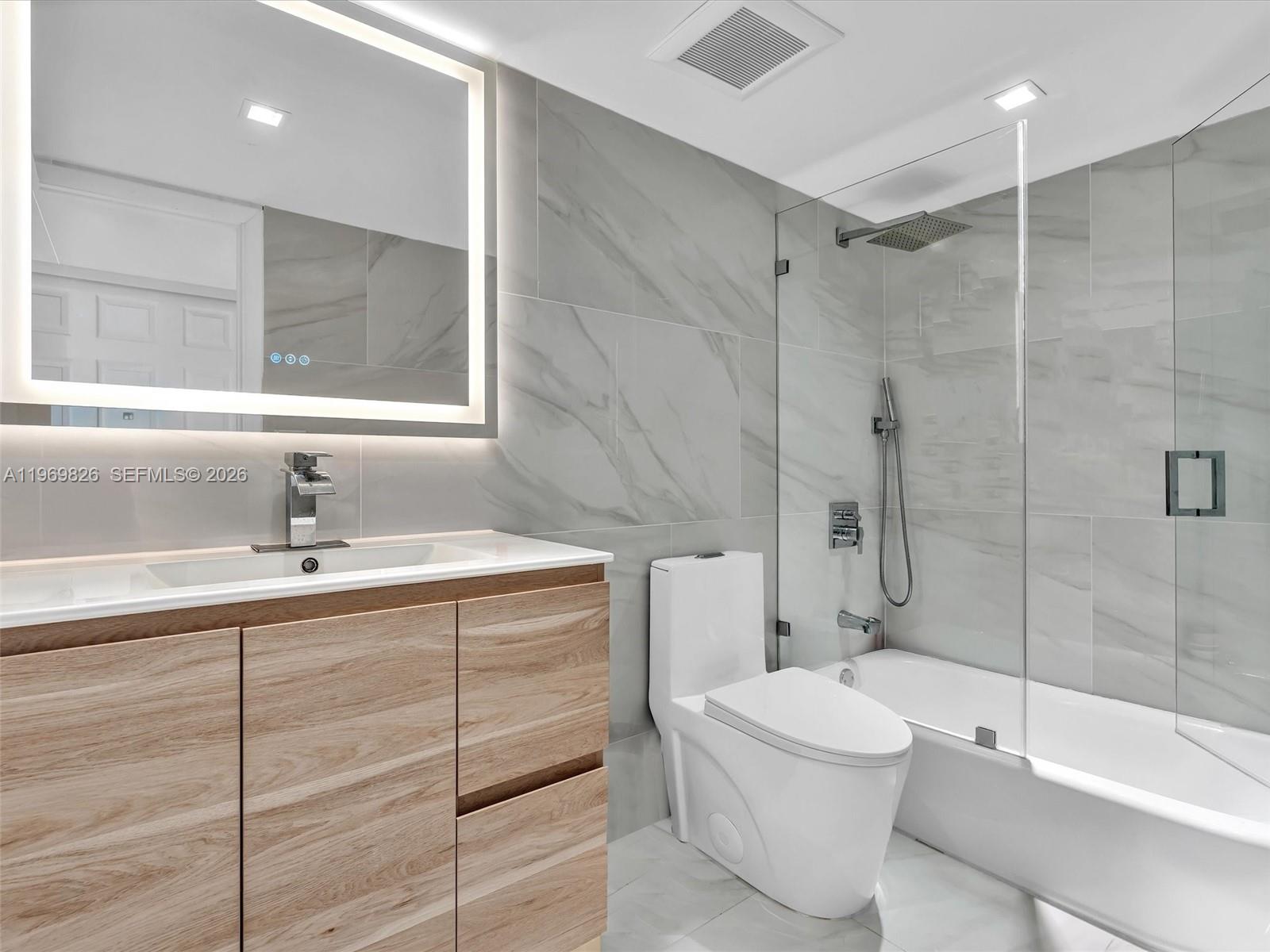 THE PRESIDENTIAL CONDO - Residential