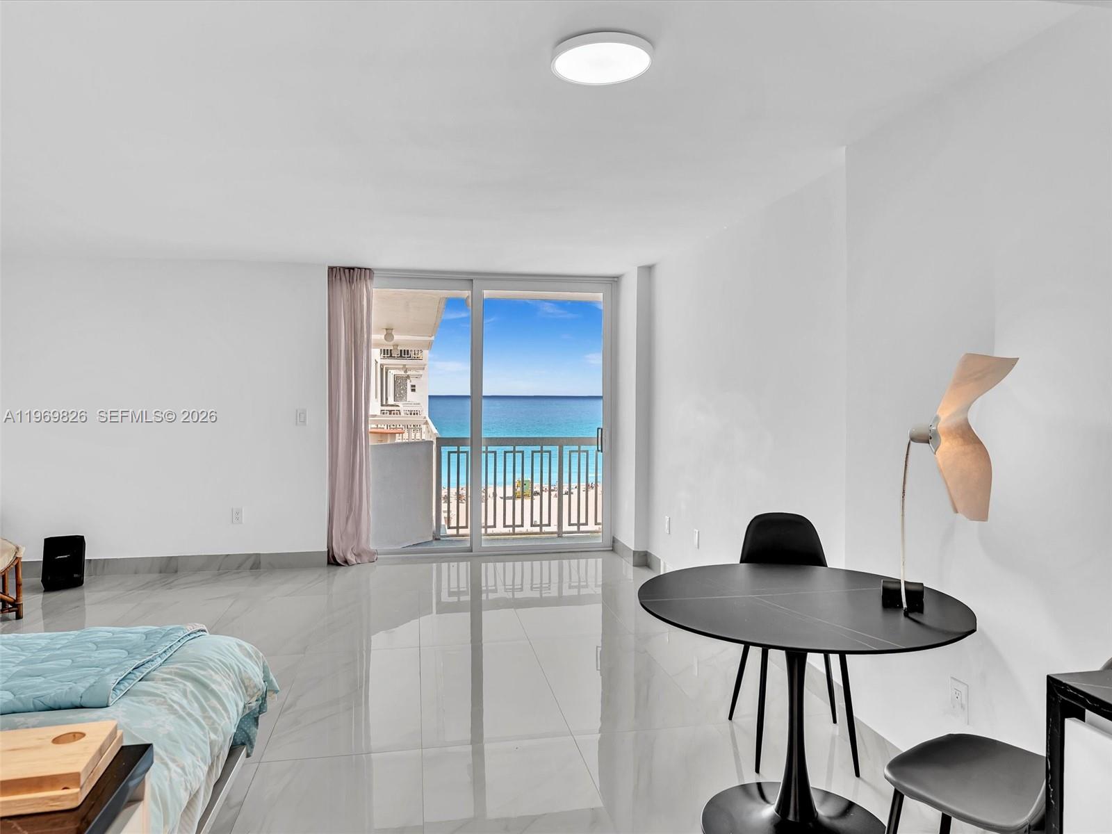 THE PRESIDENTIAL CONDO - Residential