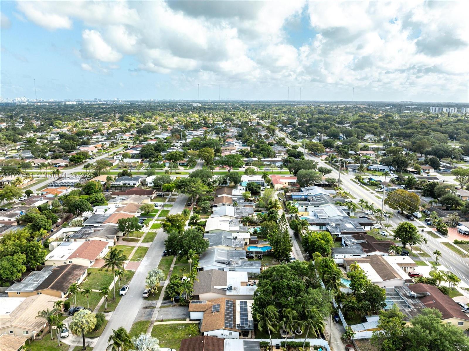 2220 N 55th Ave, Hollywood, Broward County, Florida - 4 Bedrooms  
3 Bathrooms - 