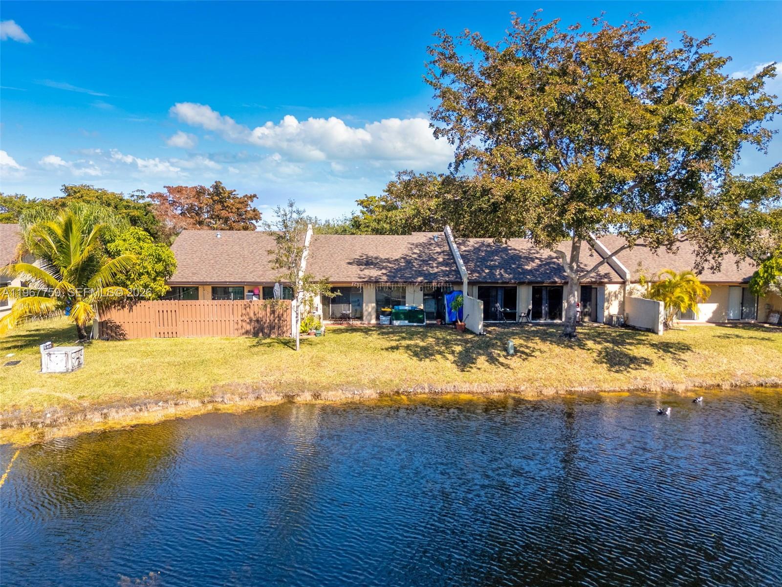 NORTH LAKE TOWNHOMES COND - Residential