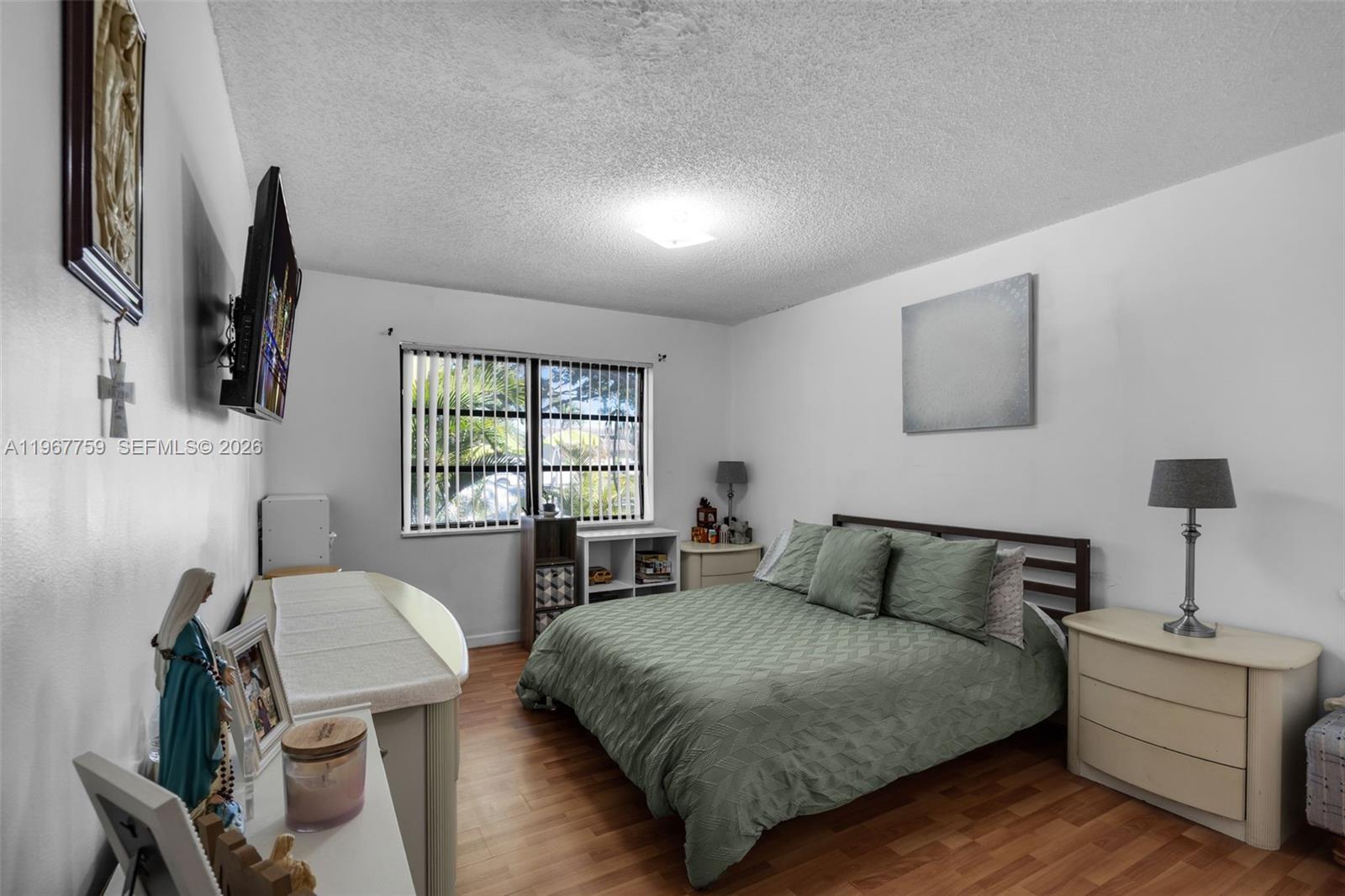 NORTH LAKE TOWNHOMES COND - Residential