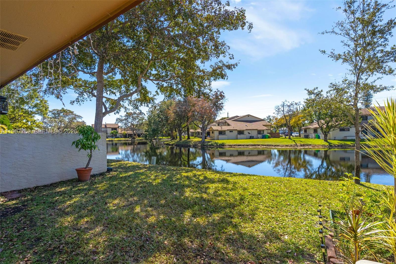 NORTH LAKE TOWNHOMES COND - Residential