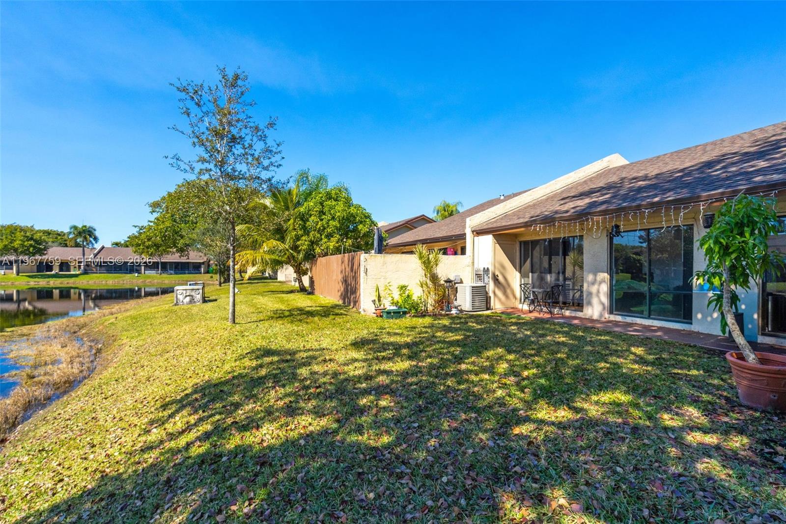 NORTH LAKE TOWNHOMES COND - Residential