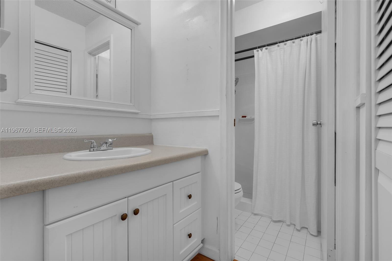 NORTH LAKE TOWNHOMES COND - Residential