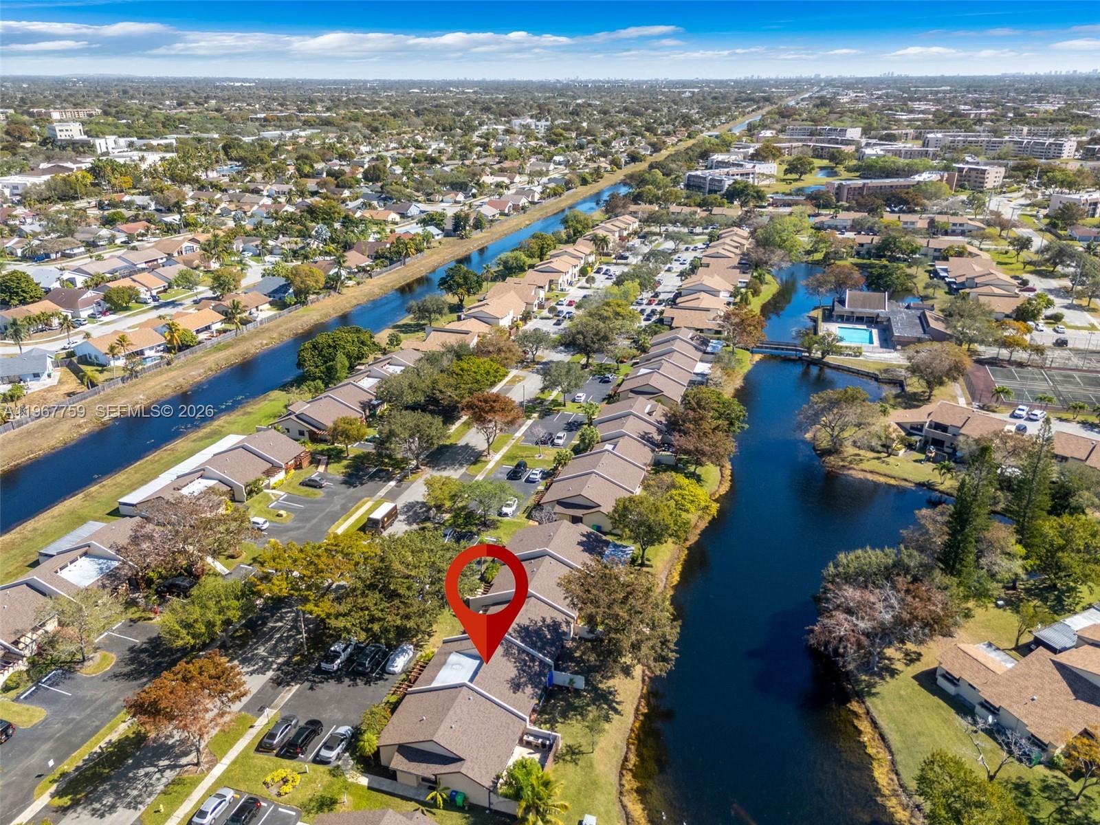 NORTH LAKE TOWNHOMES COND - Residential