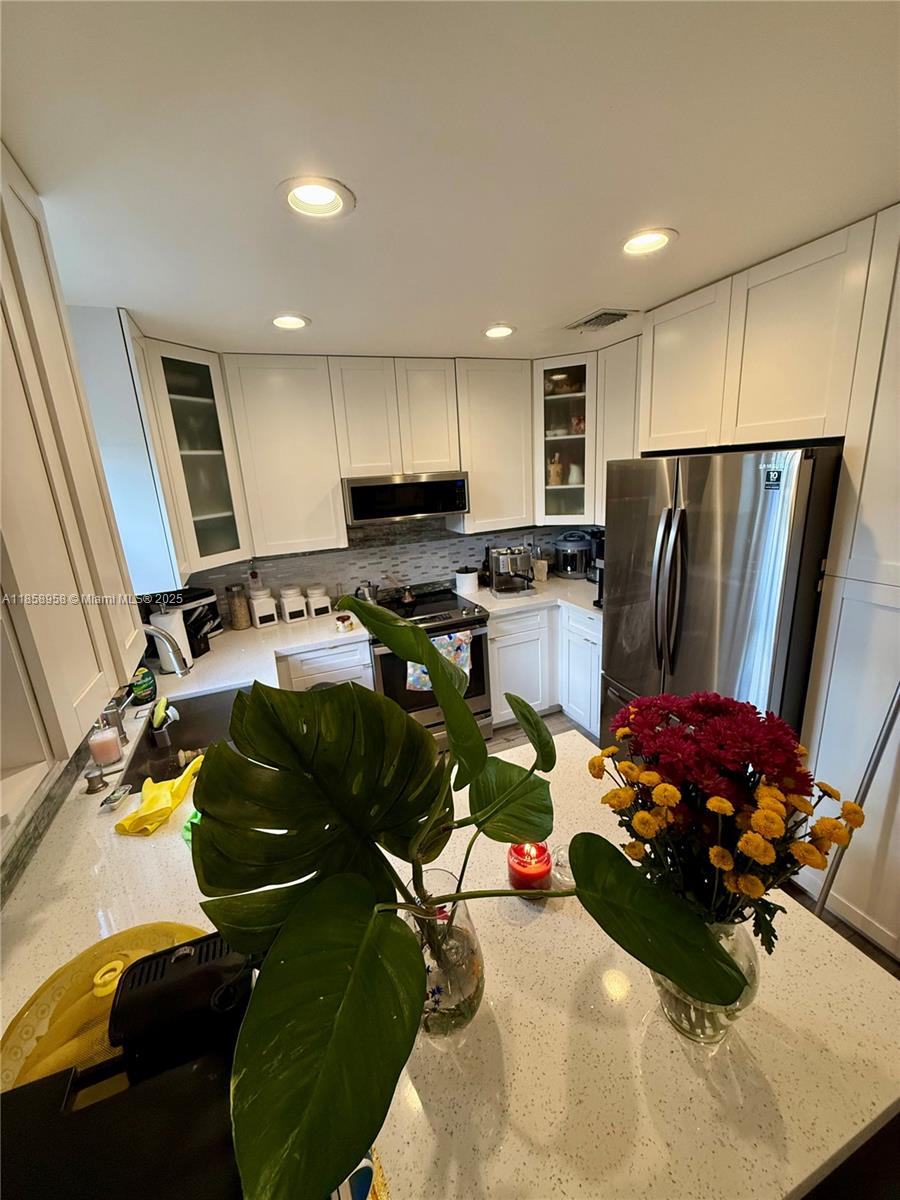 459 SW 3rd St 22