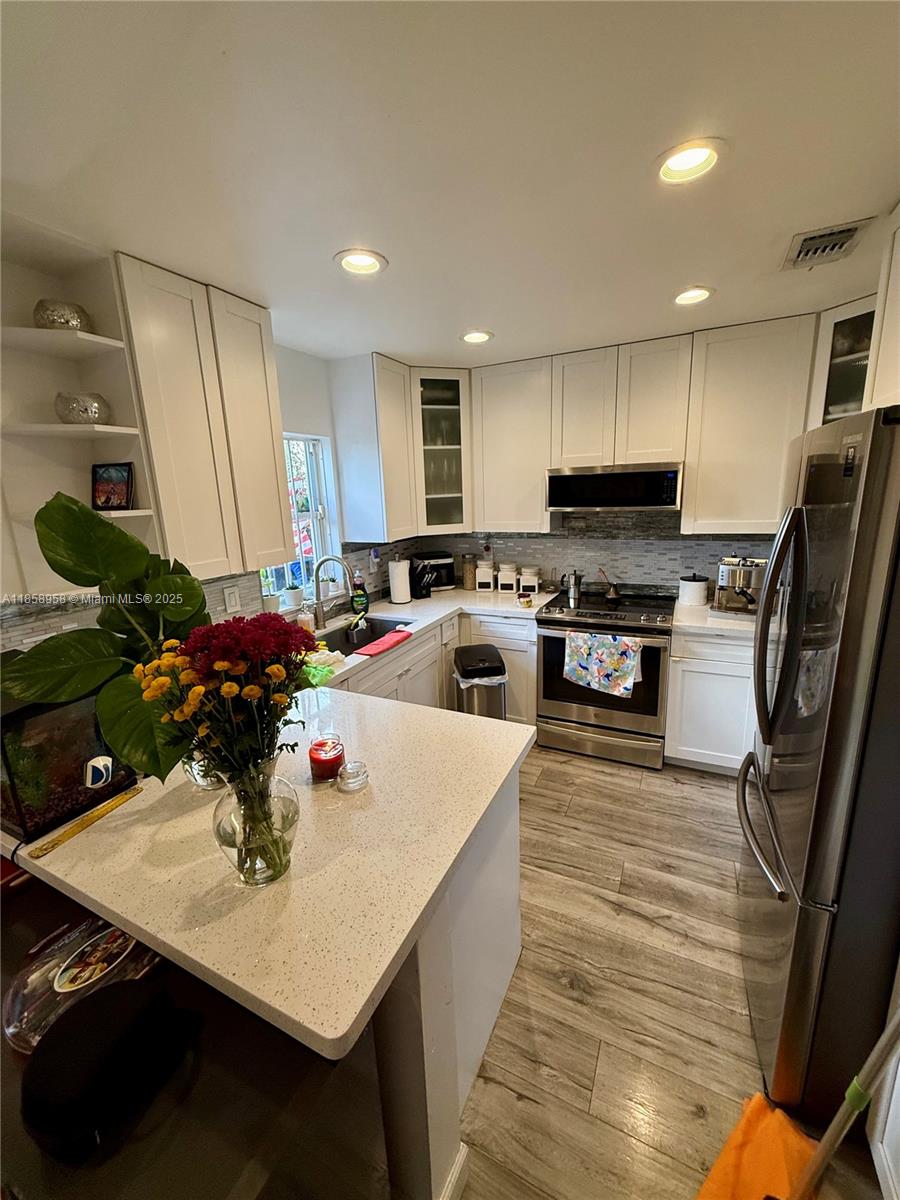 459 SW 3rd St 22