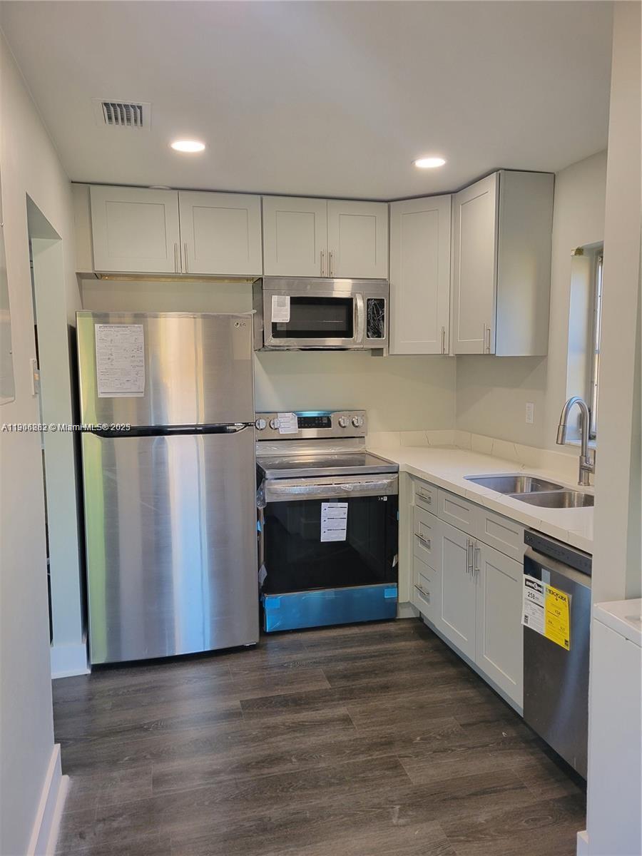 LOCH LOMOND SEC 3 - Residential Lease