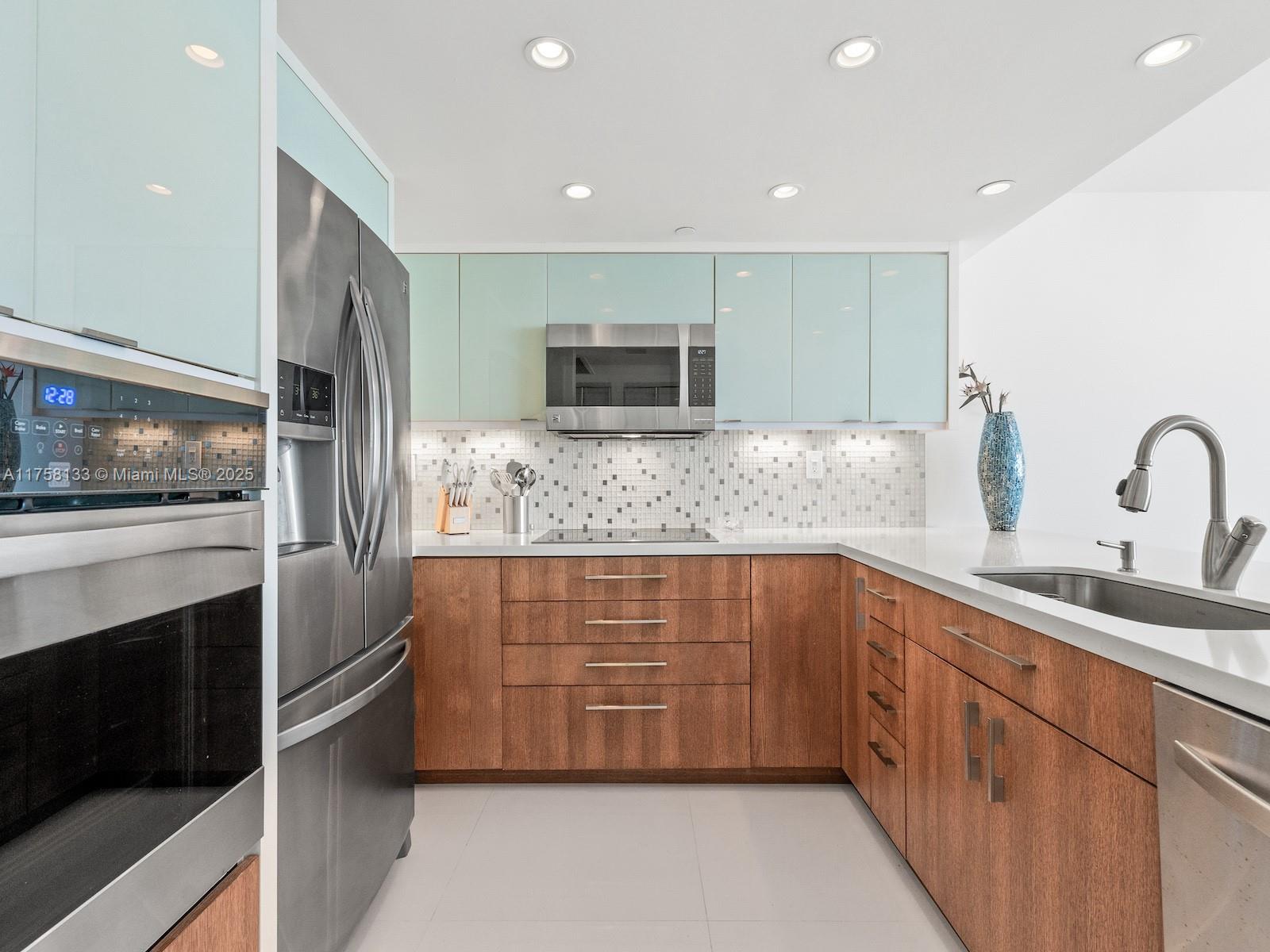 SOUTH POINTE TOWERS CONDO - Residential