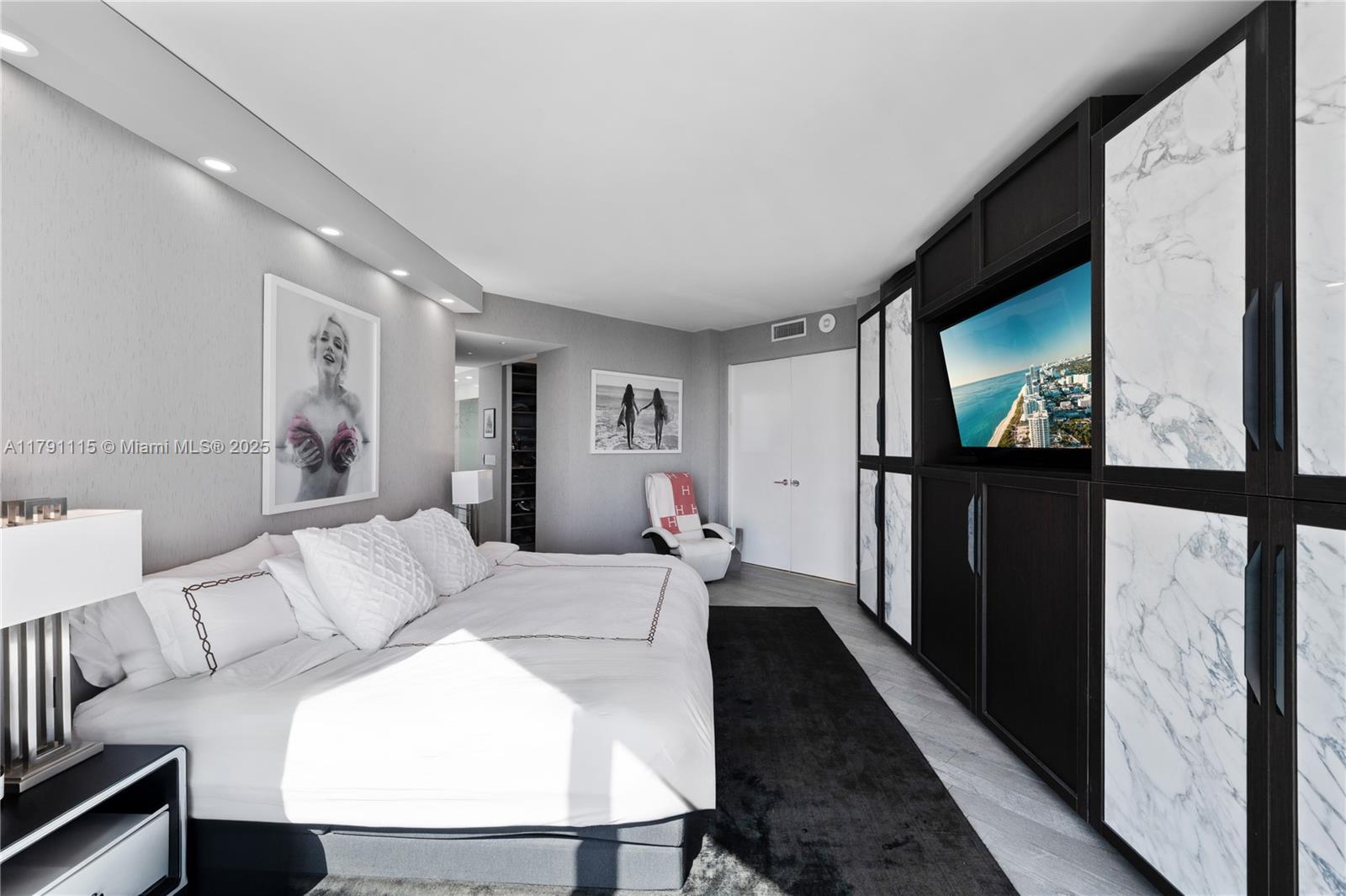 PORTOFINO TOWER CONDO - Residential