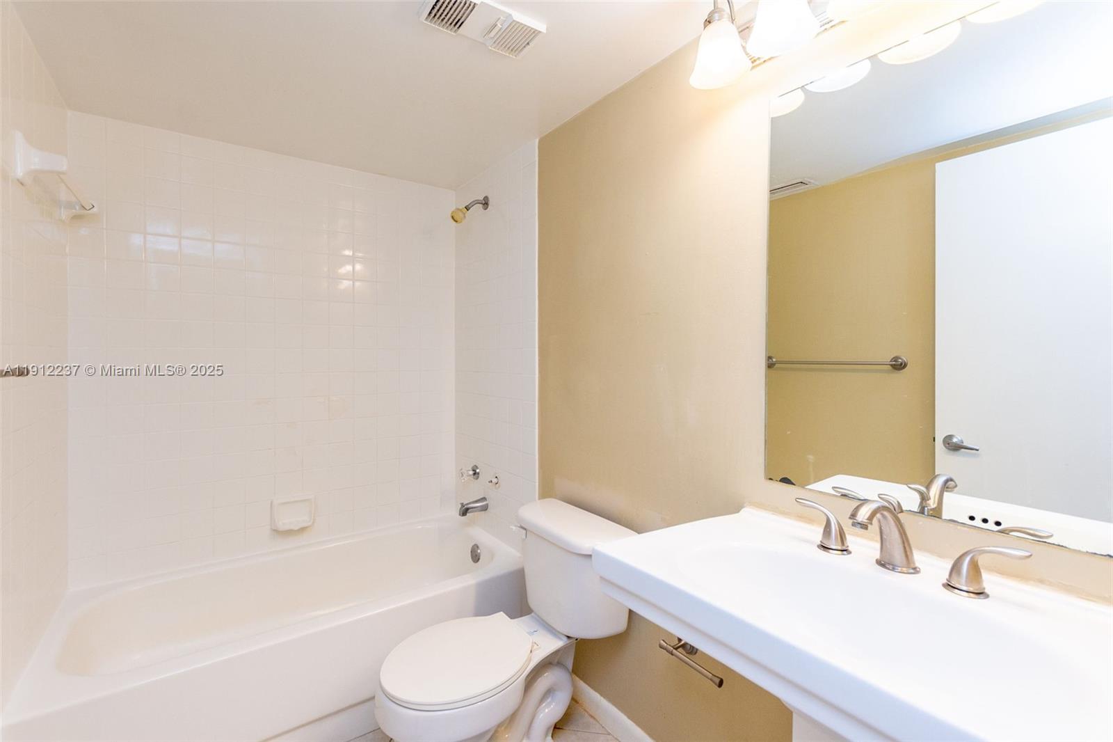 GRAND OASIS CONDO - Residential