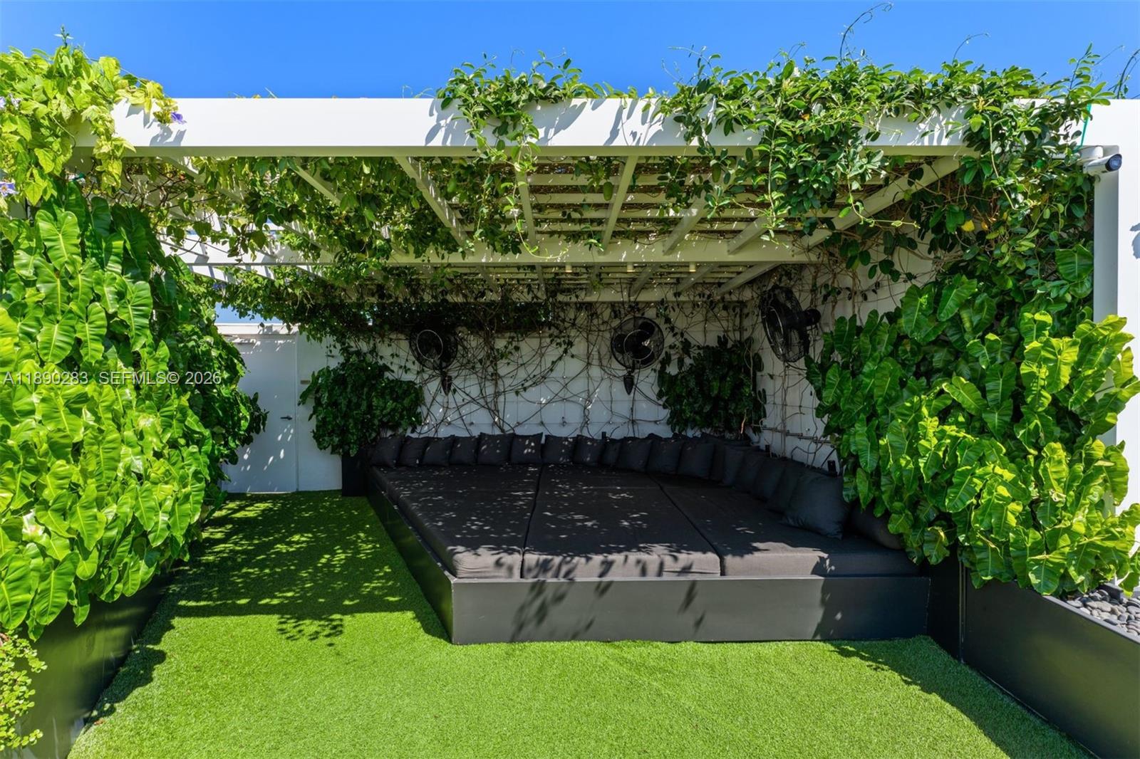 THE MERIDIAN CONDO - Residential