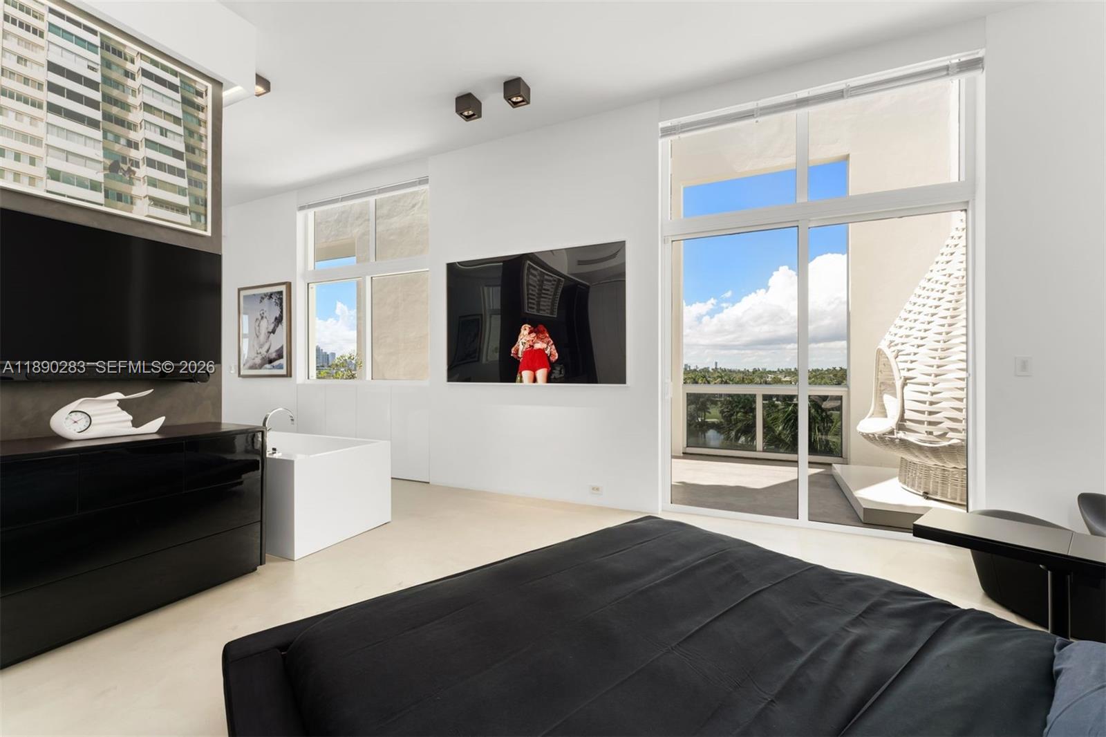 THE MERIDIAN CONDO - Residential