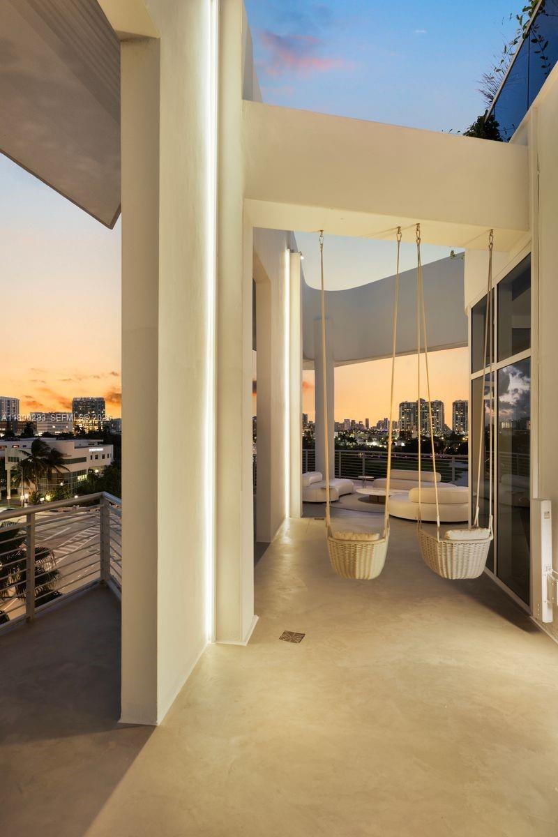 THE MERIDIAN CONDO - Residential