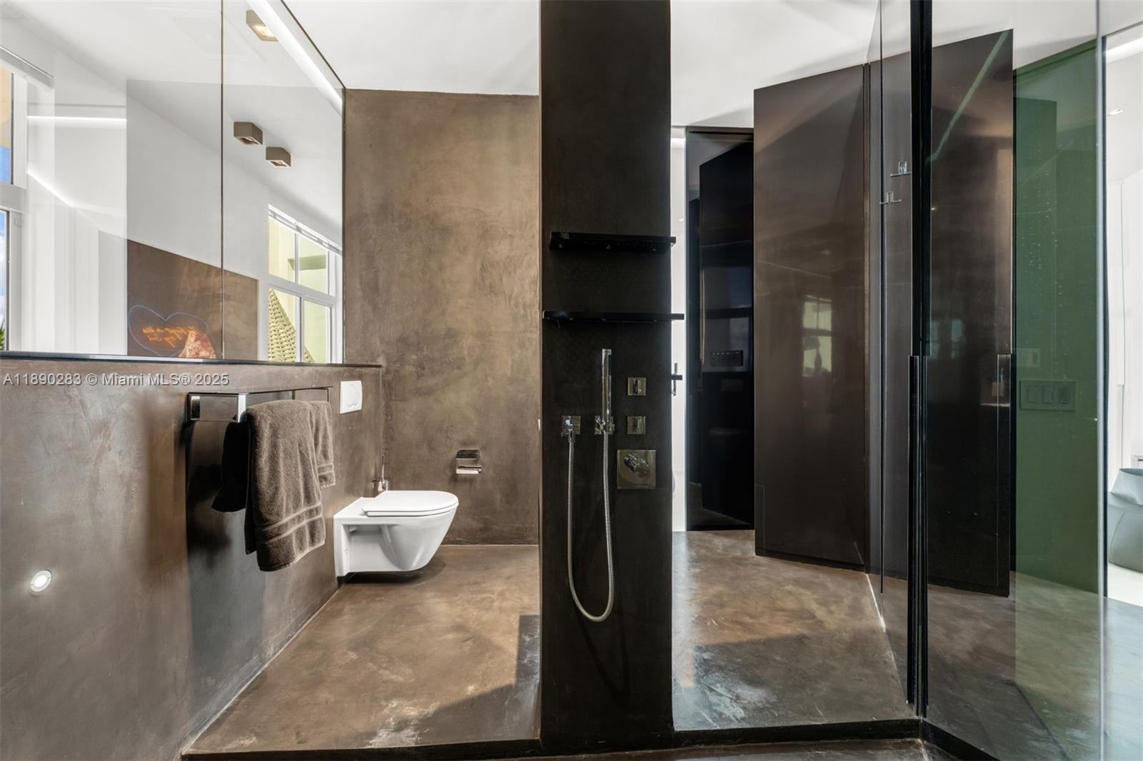 THE MERIDIAN CONDO - Residential