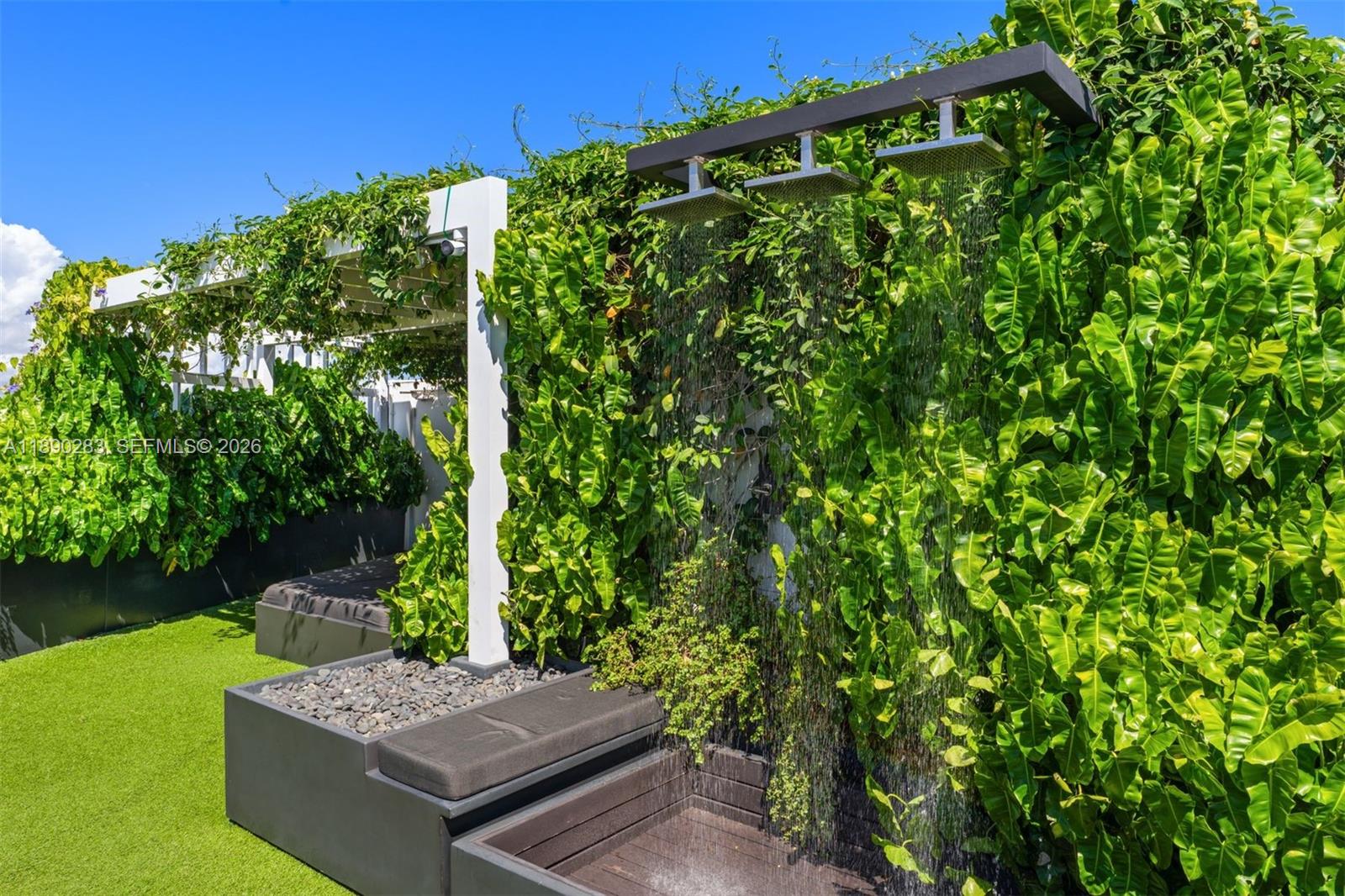 THE MERIDIAN CONDO - Residential