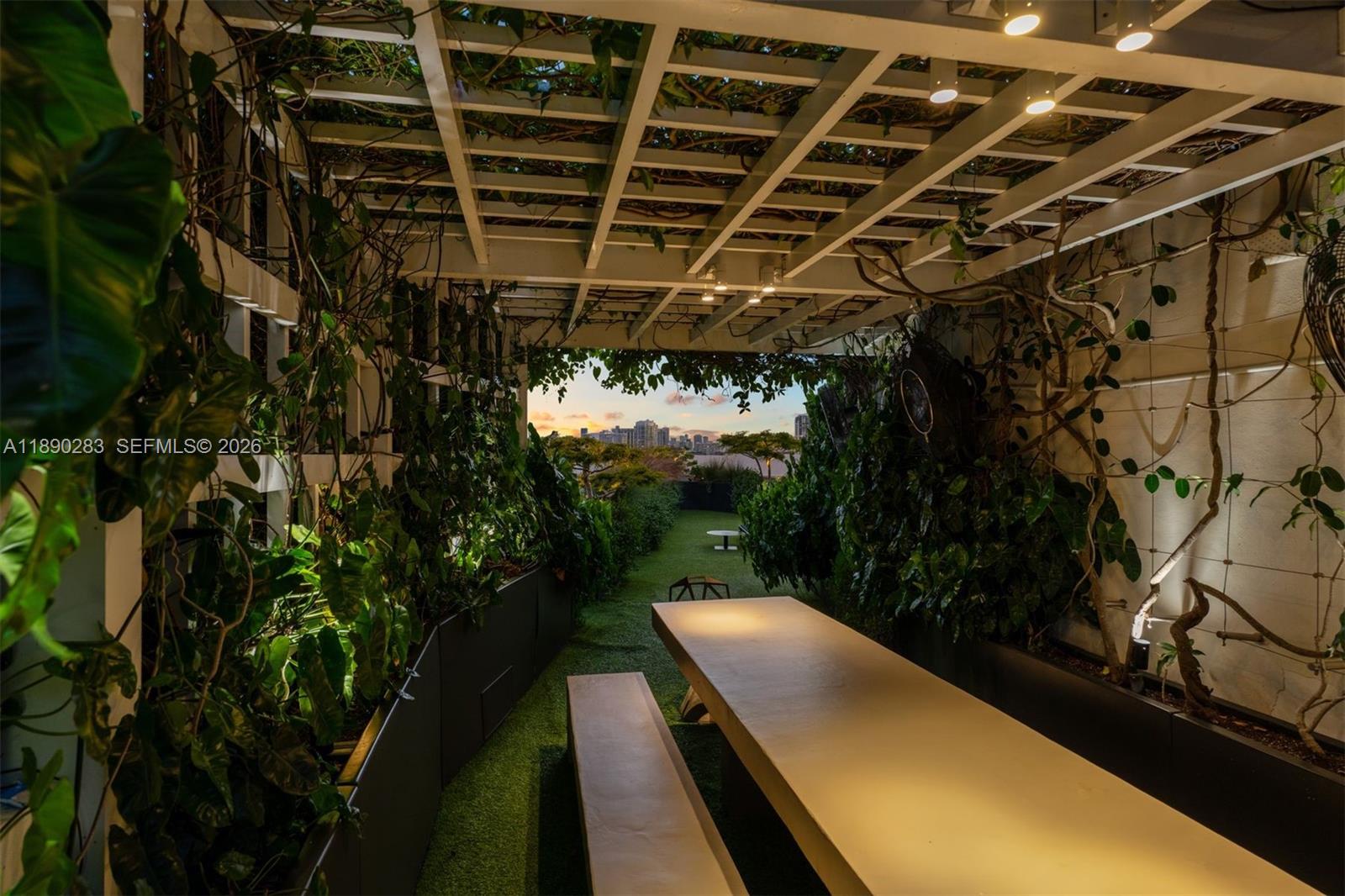 THE MERIDIAN CONDO - Residential