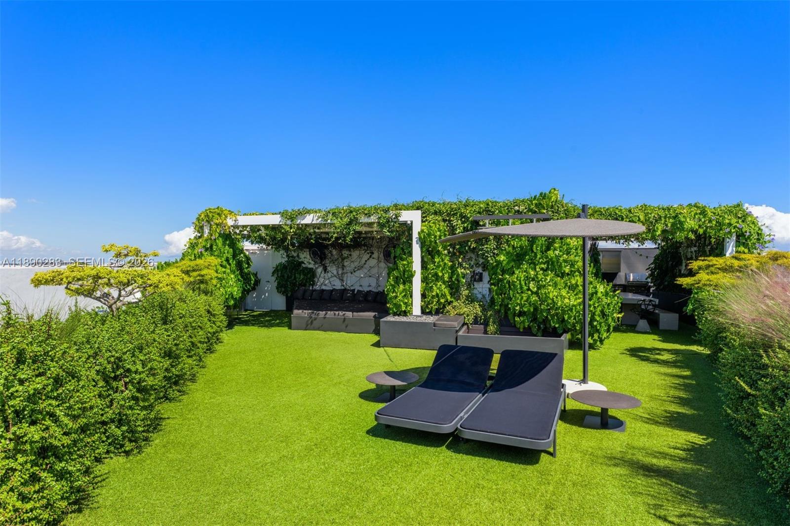 THE MERIDIAN CONDO - Residential