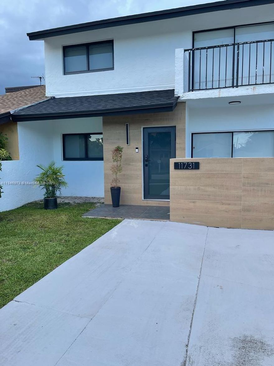Amazing and beautifully remodeled two story house in perfectly located ara of Miami. Close to great schools. mayor highways. 3 bedrooms and 2 1/2 baths decorated with great taste, Stainless steel appliances, granite countertops kitchen, tile floors. Great family oriented area, with lots of parks nearby. Very well shown.